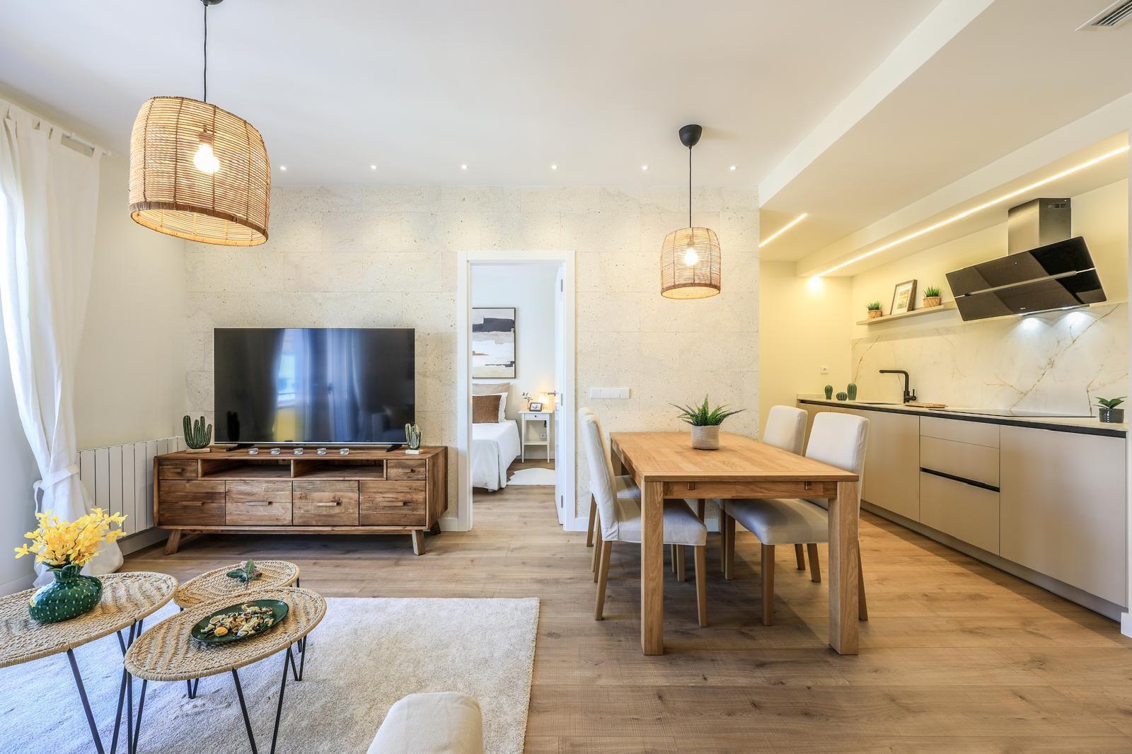 Newly furnished property next to Olavide Square