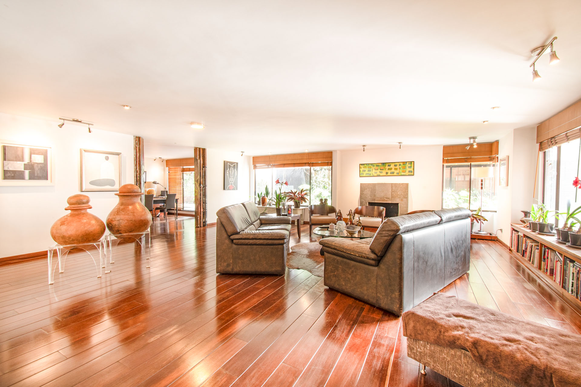 Amplio apartamento con clubhouse para la venta en Chicó Alto