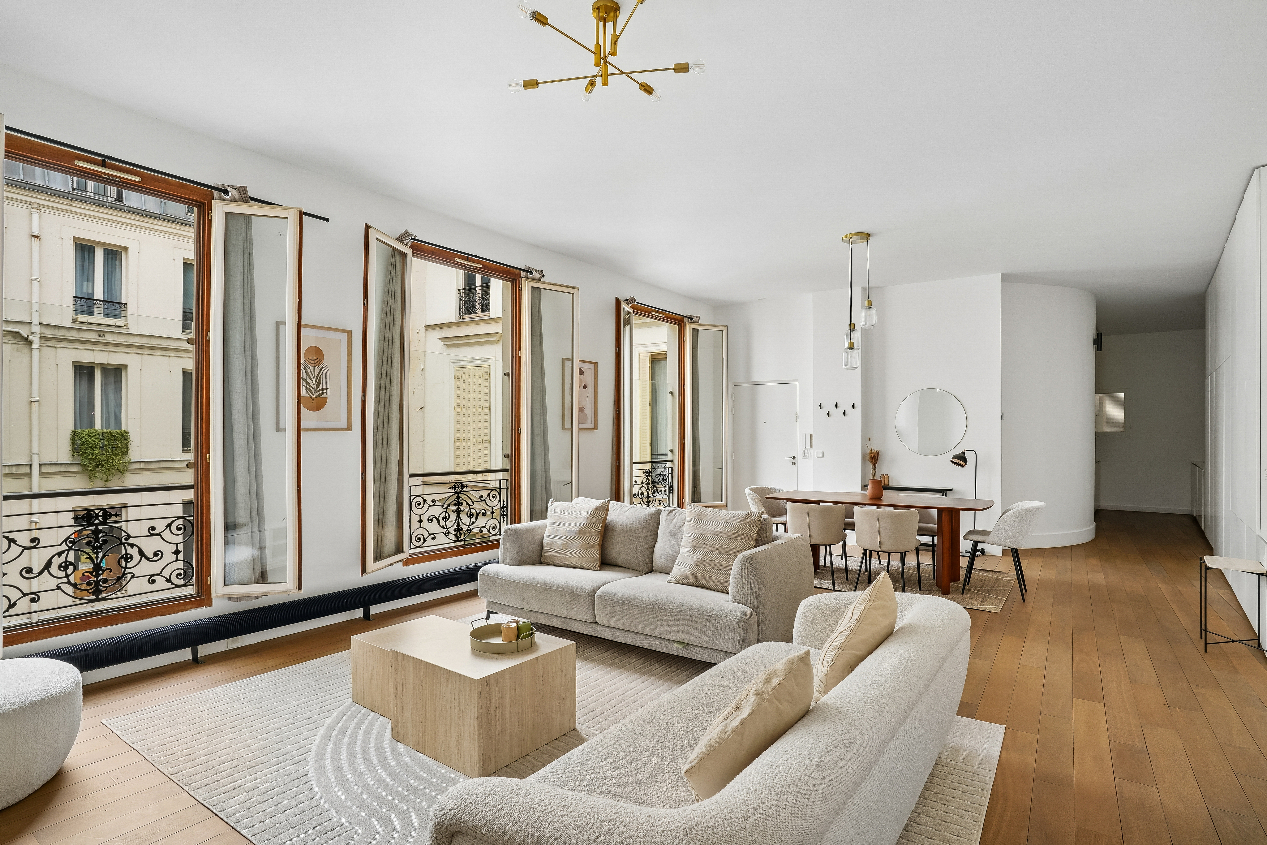 Superb furnished, air-conditioned 3-bed duplex - Faubourg Saint-Honoré