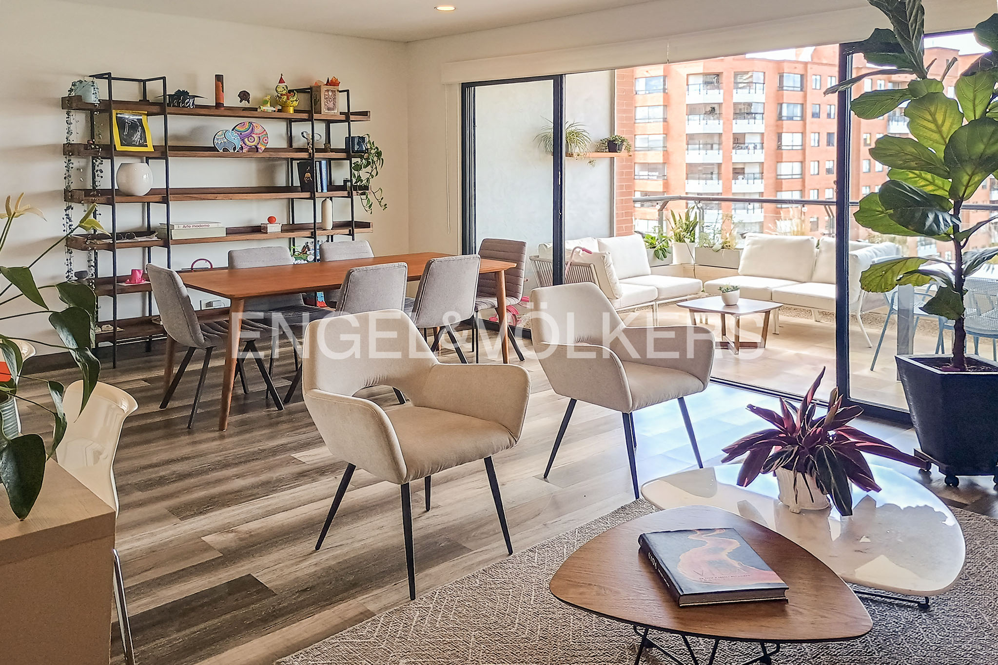 Moderno apartamento con clubhouse y terraza para venta en Lagos de Cordoba