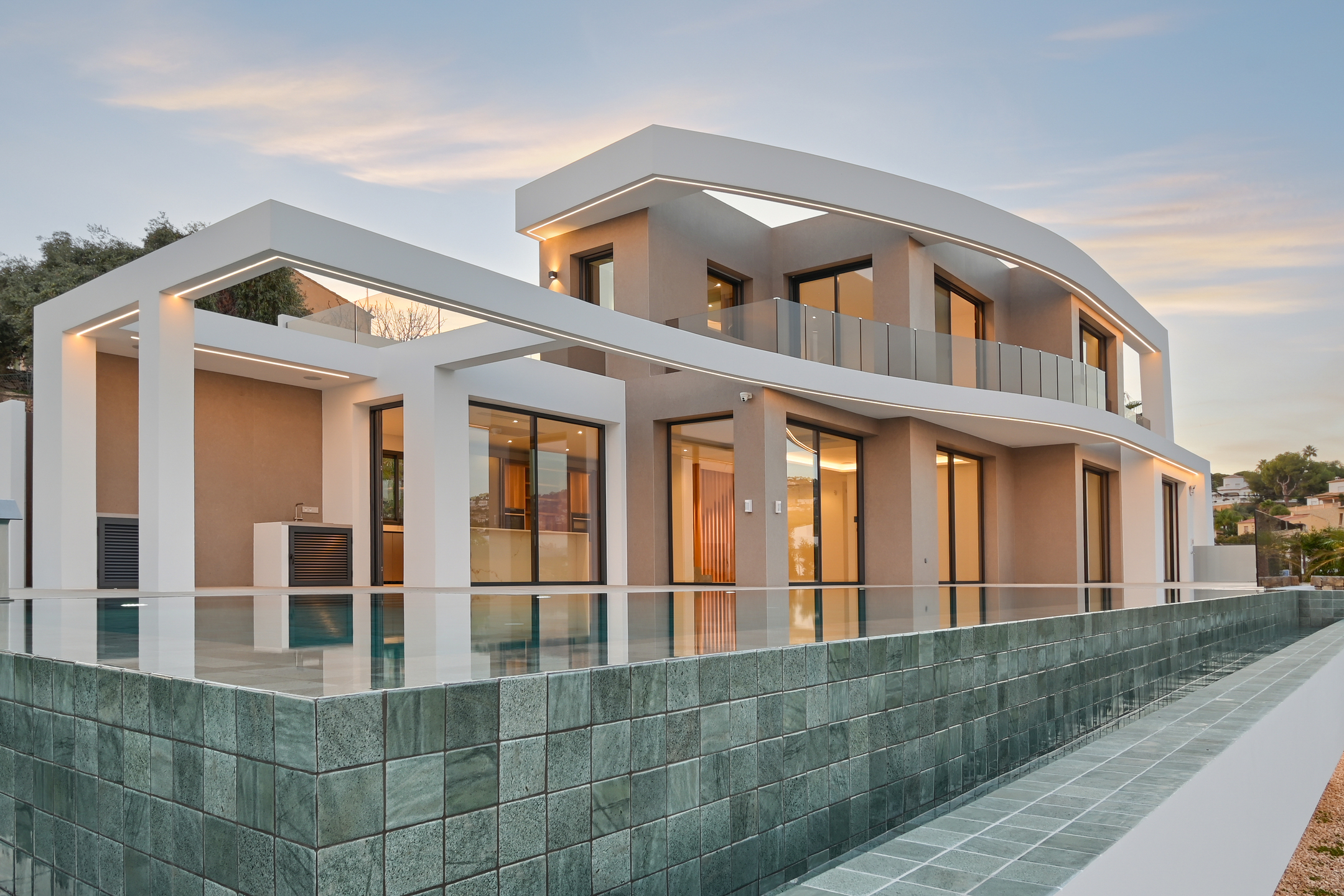 Schlüsselfertige Luxus-Villa, 250 Meter vom Strand