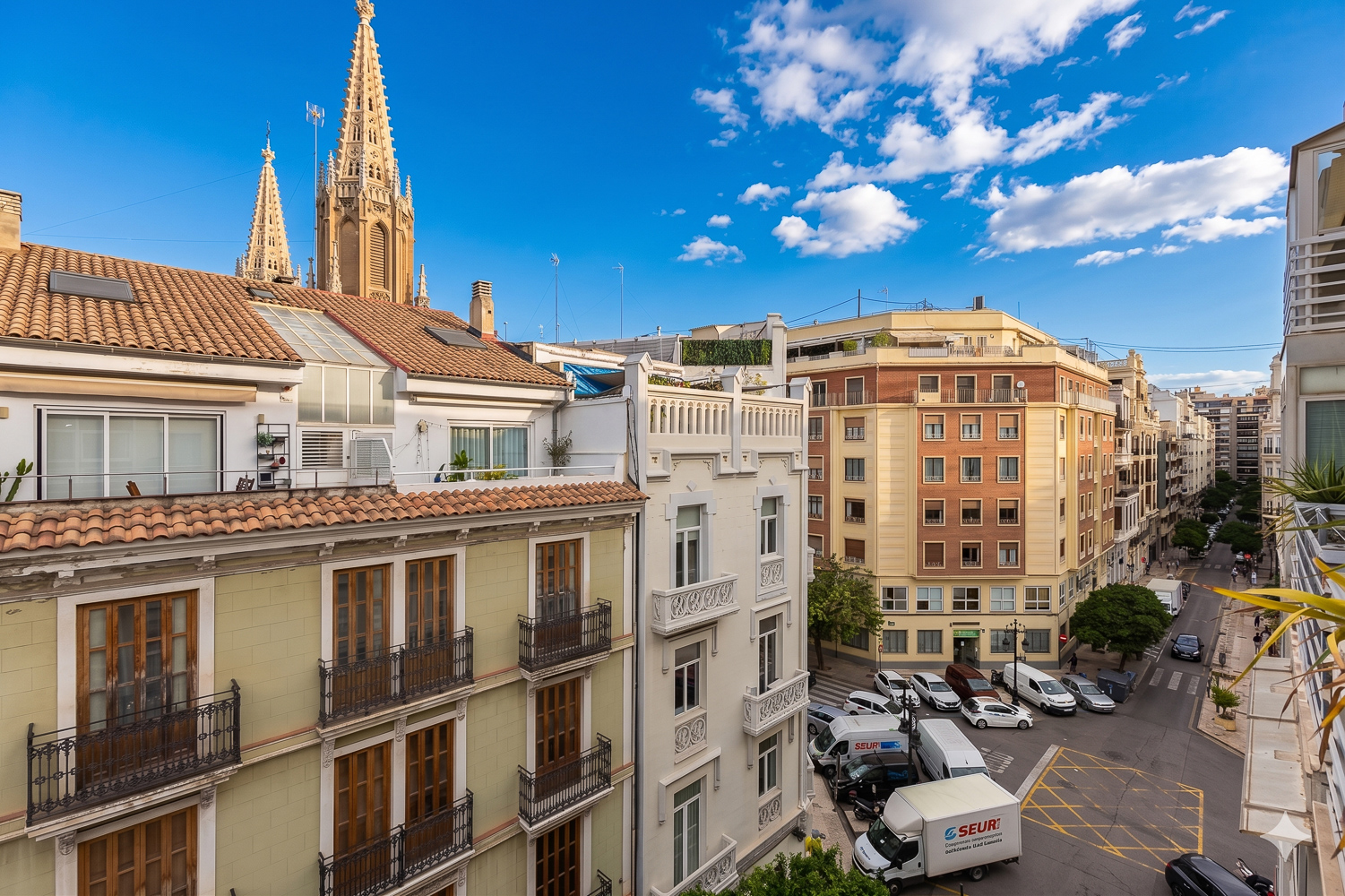 Fantástico piso con parking en centro de Valencia