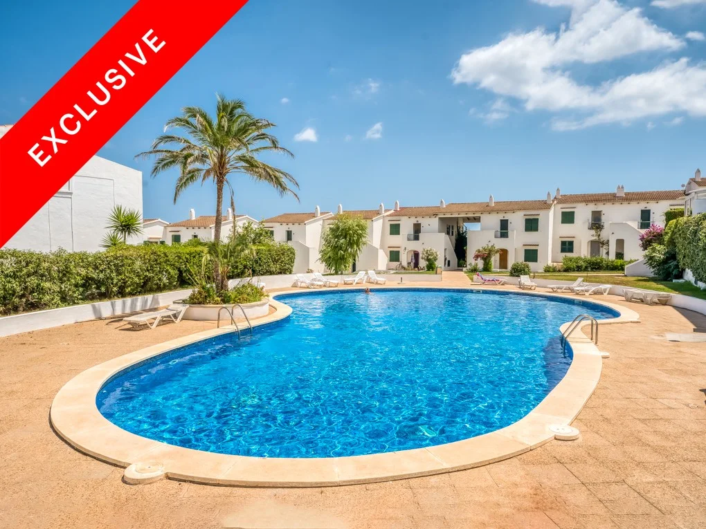 Wohnung mit Schwimmbad und Meerblick in Port d'Addaia, Menorca