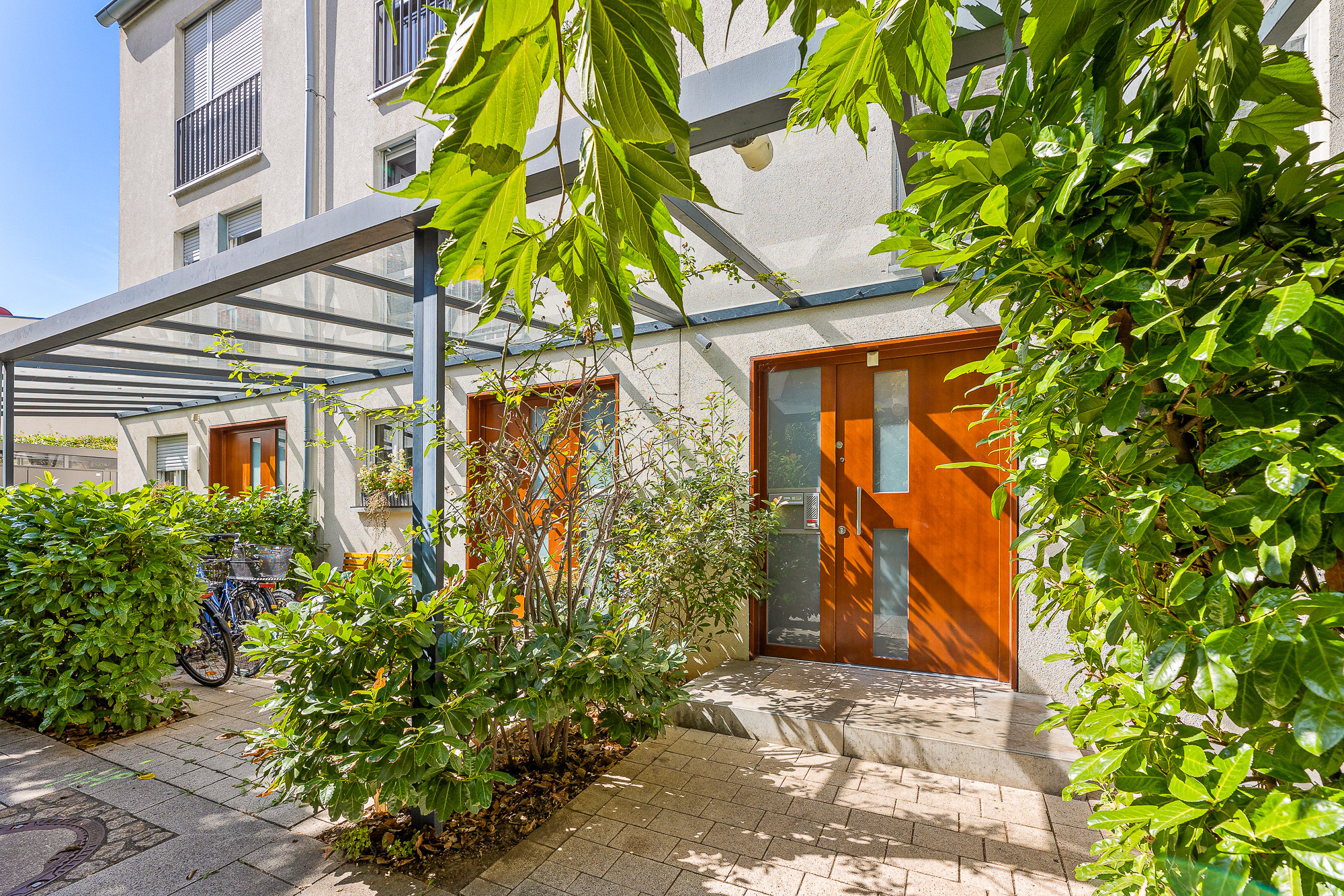 Wohnen im Quartier am Turm - modernes Reihenmittelhaus mit zwei Tiefgaragenstellplätzen