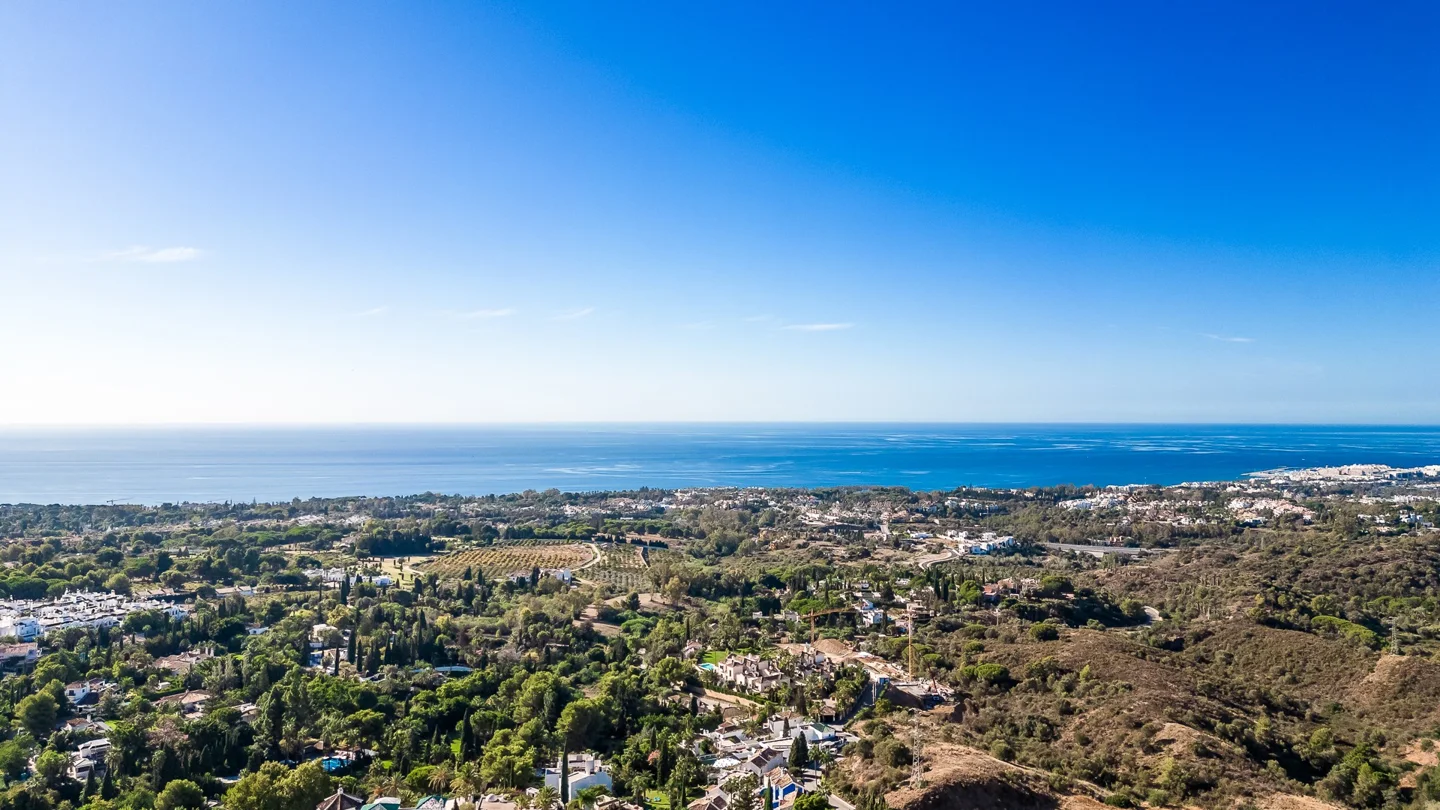 Marbella Hill Club: Exceptional plot in Marbella Hill Club II with majestic sea views