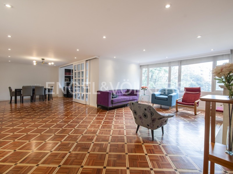 Apartamento remodelado para venta en Chicó Museo