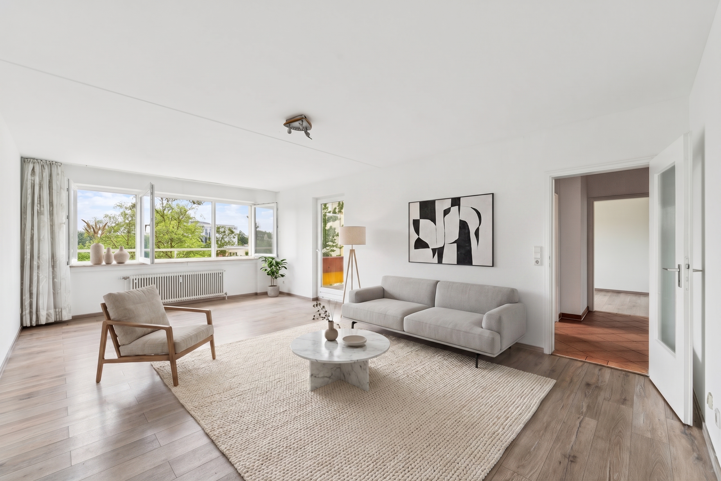 Großzügige 4-Zimmer-Wohnung mit Süd-Loggia und viel Potenzial