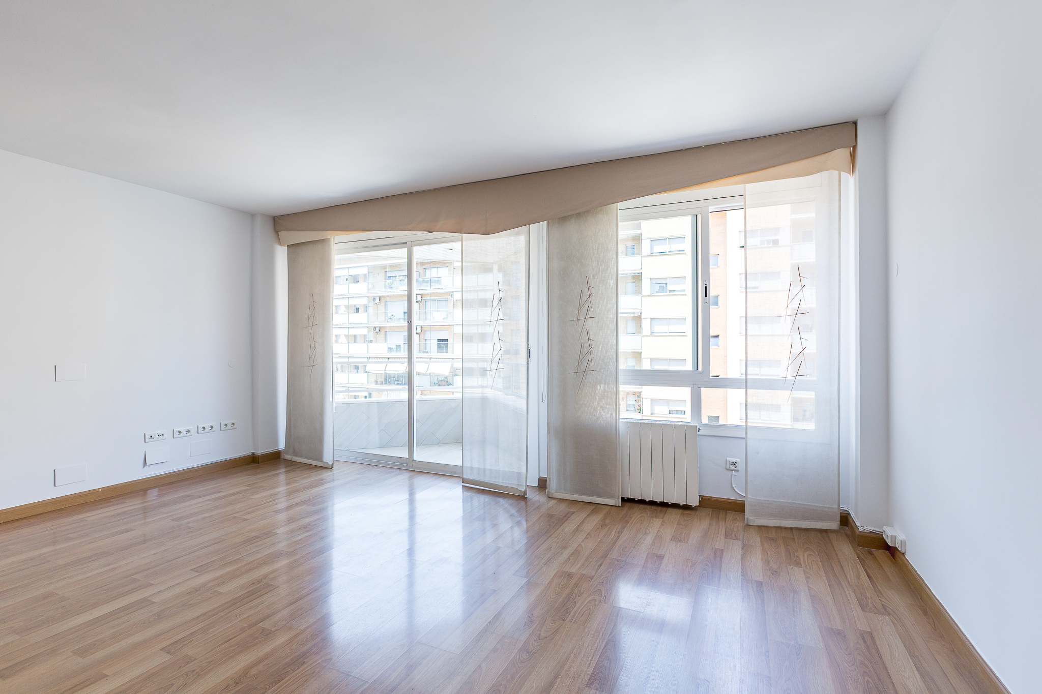 Spectacular renovated apartment with parking and elevator in Molins de Rei