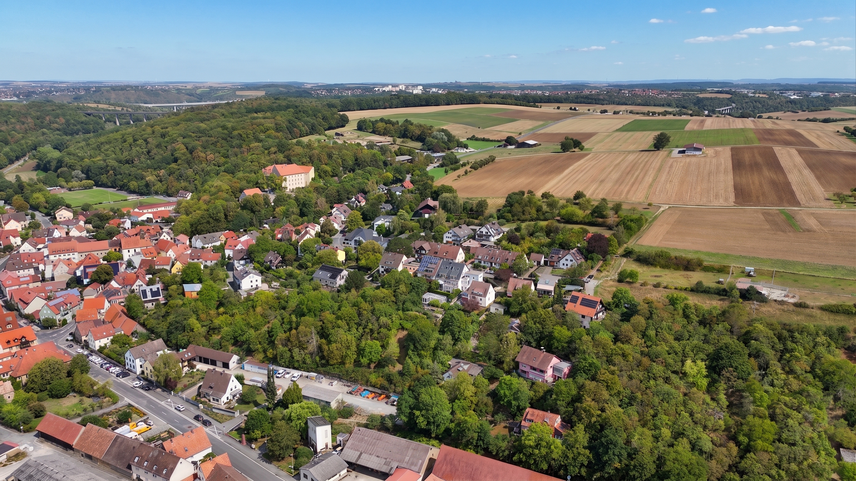 Ihr Grundstück. Ihre Wohnvision. Ihre Möglichkeiten. [AI-modified]