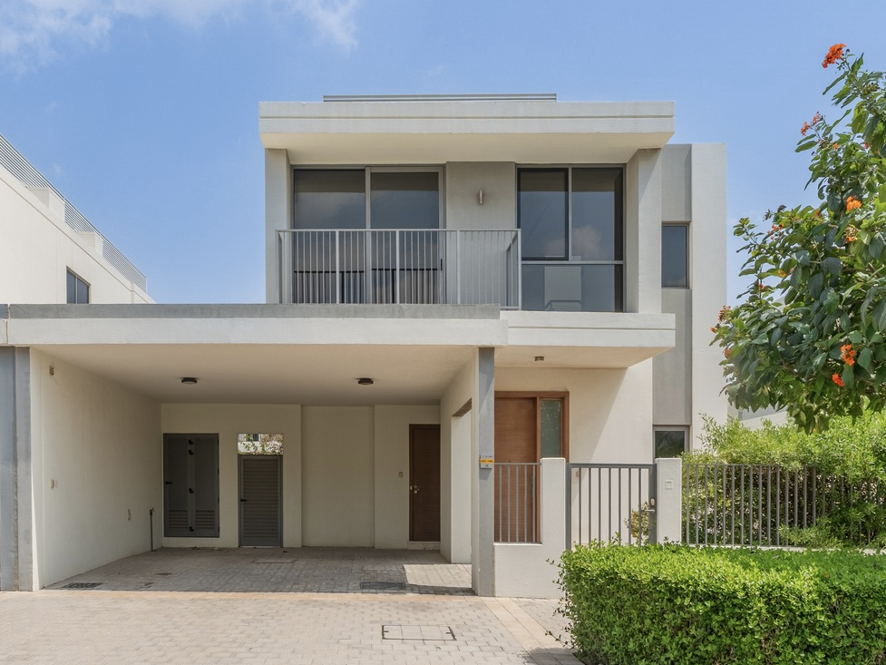 Vacant | Single Row | Across Amenities