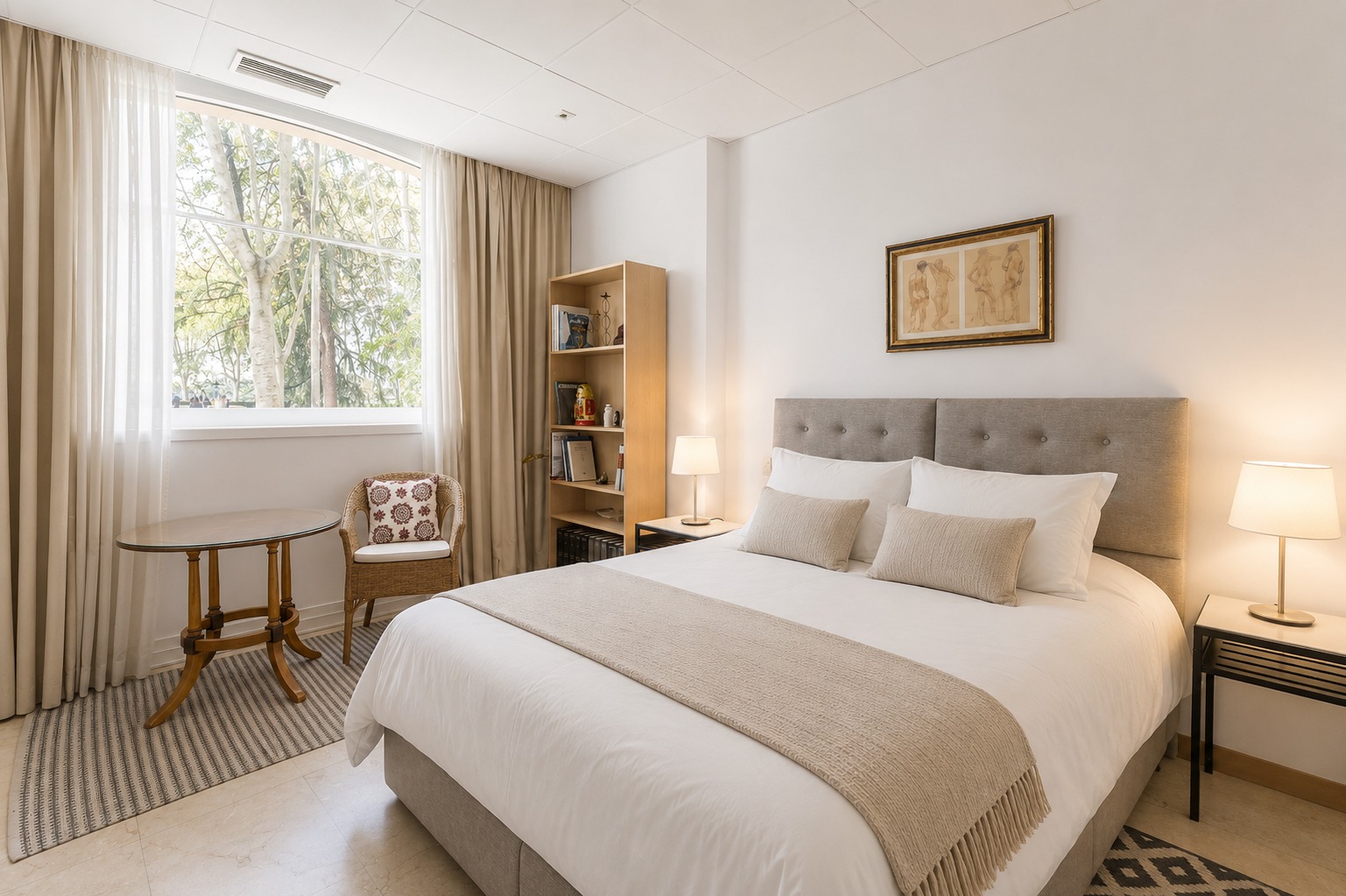 Apartment in Plaza de Oriente, 2 bedrooms and 2 bathrooms, with a patio and unique views of the Royal Palace.