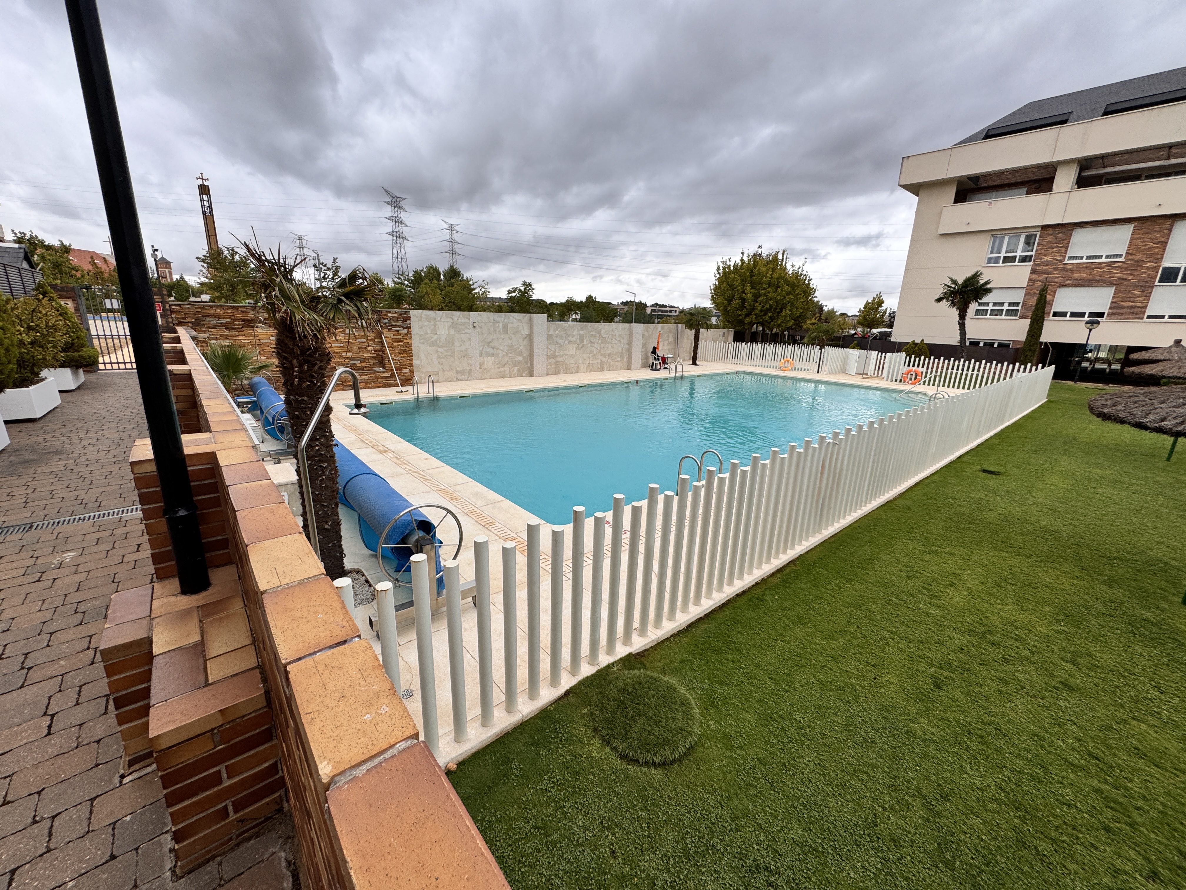Magnificent unfurnished apartment with three bedrooms in Majadahonda