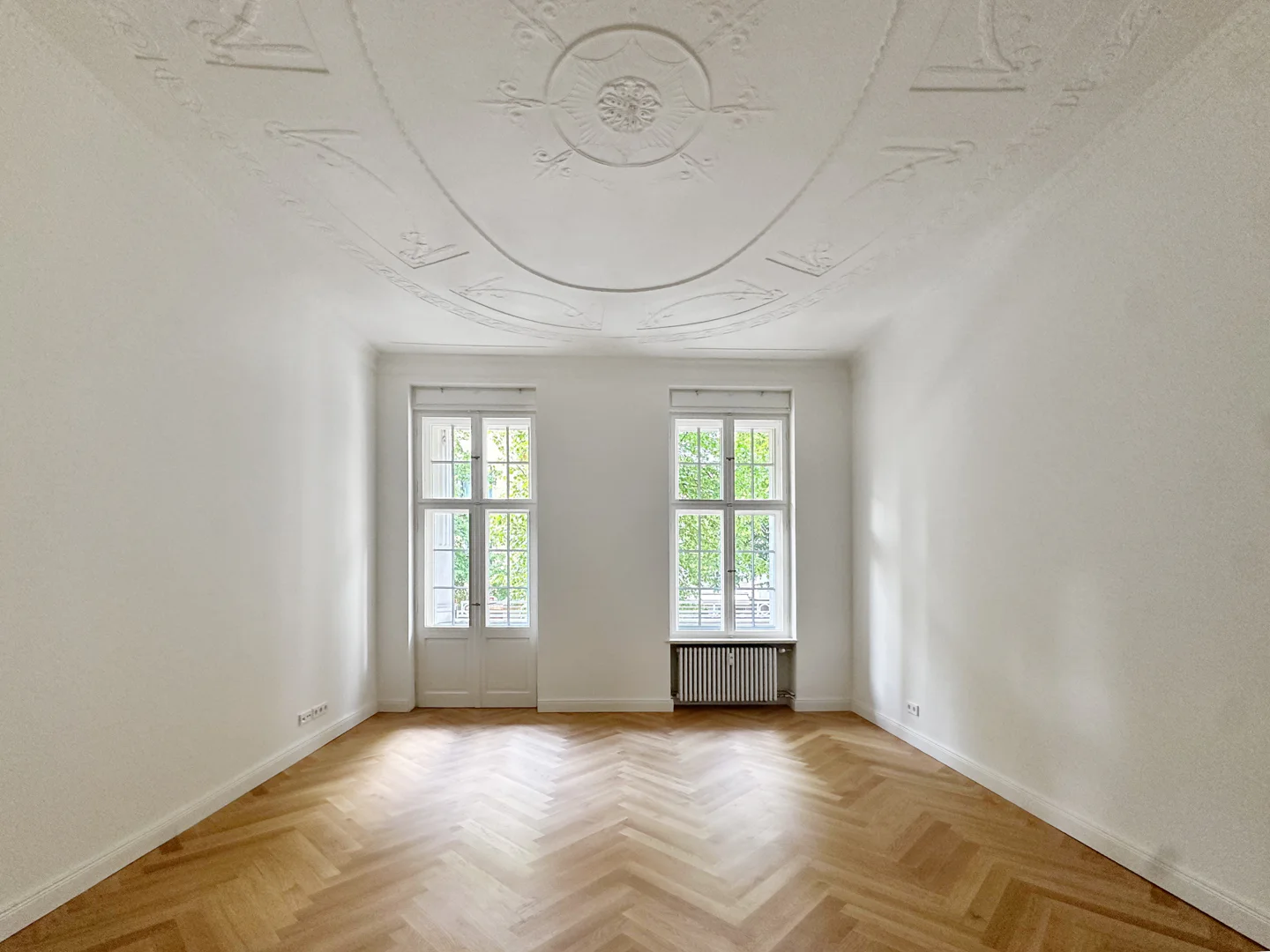 Erstbezug nahe Olivaer Platz: Repräsentatives Wohnen im Altbau - Foto 1