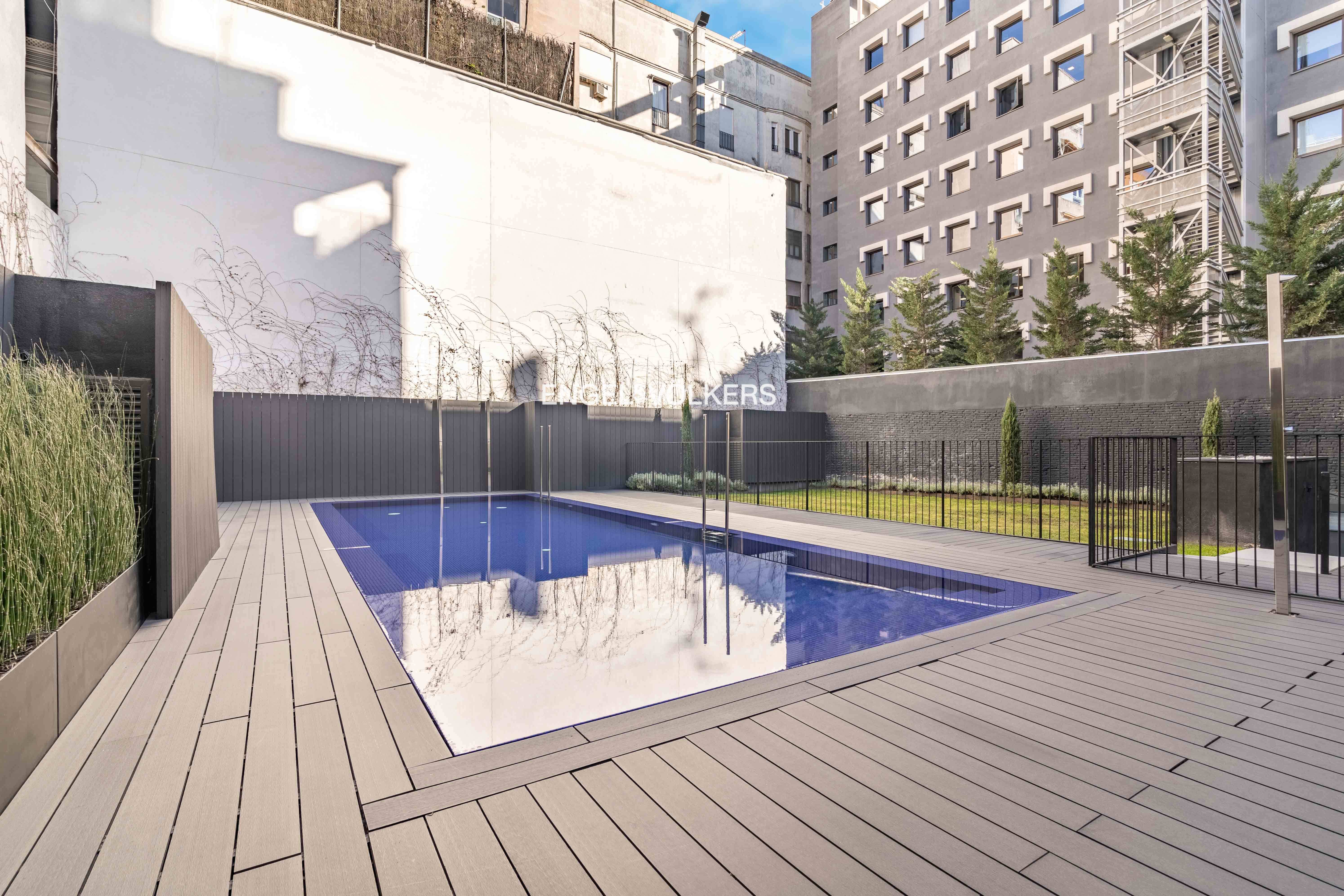 Exclusive Apartment on Calle Lagasca: 2 Bedrooms, Pool, Gym & Parking