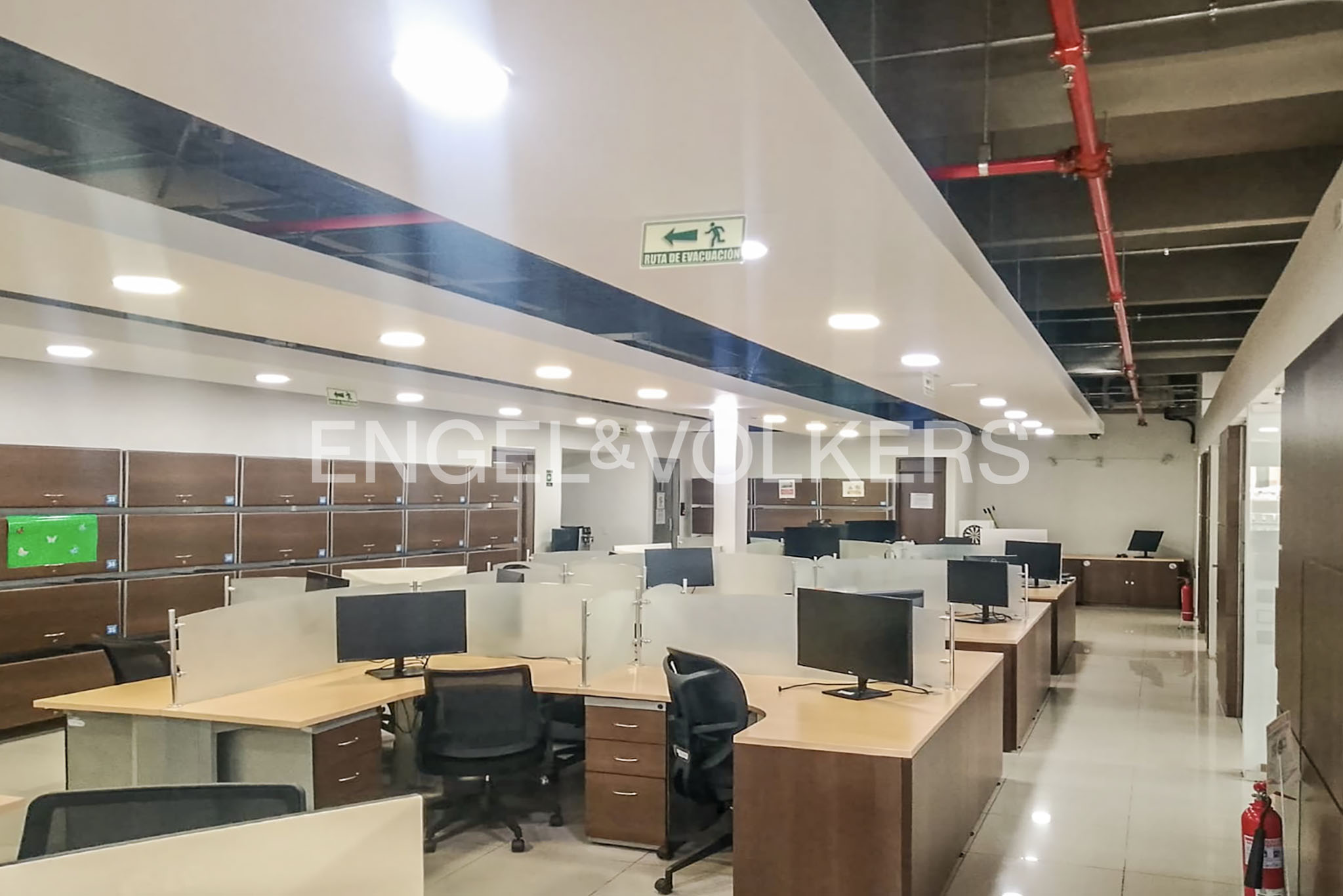 ARRIENDO OFICINA AMOBLADA EN CHICO