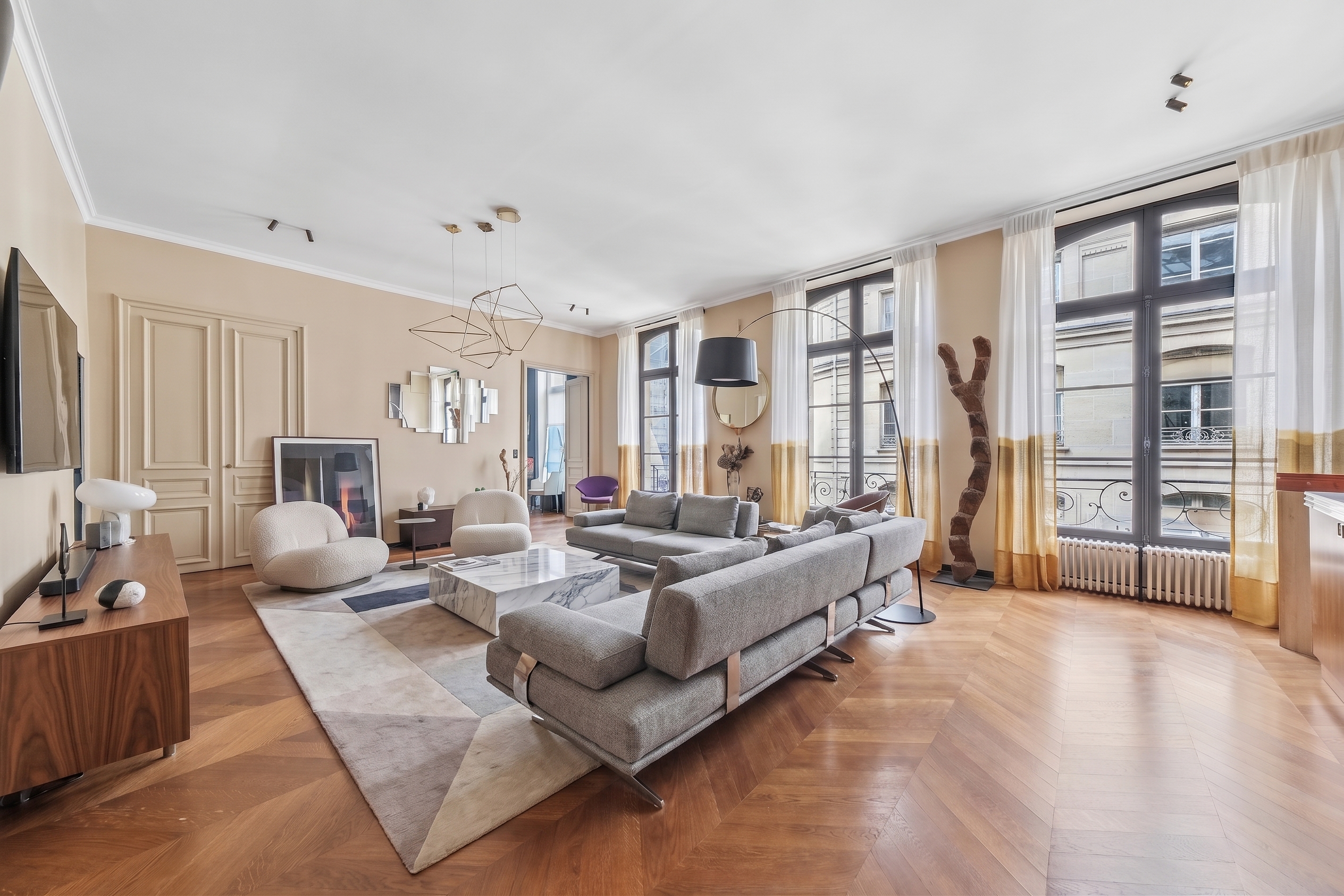 Royal address between Vendôme & Saint-Honoré