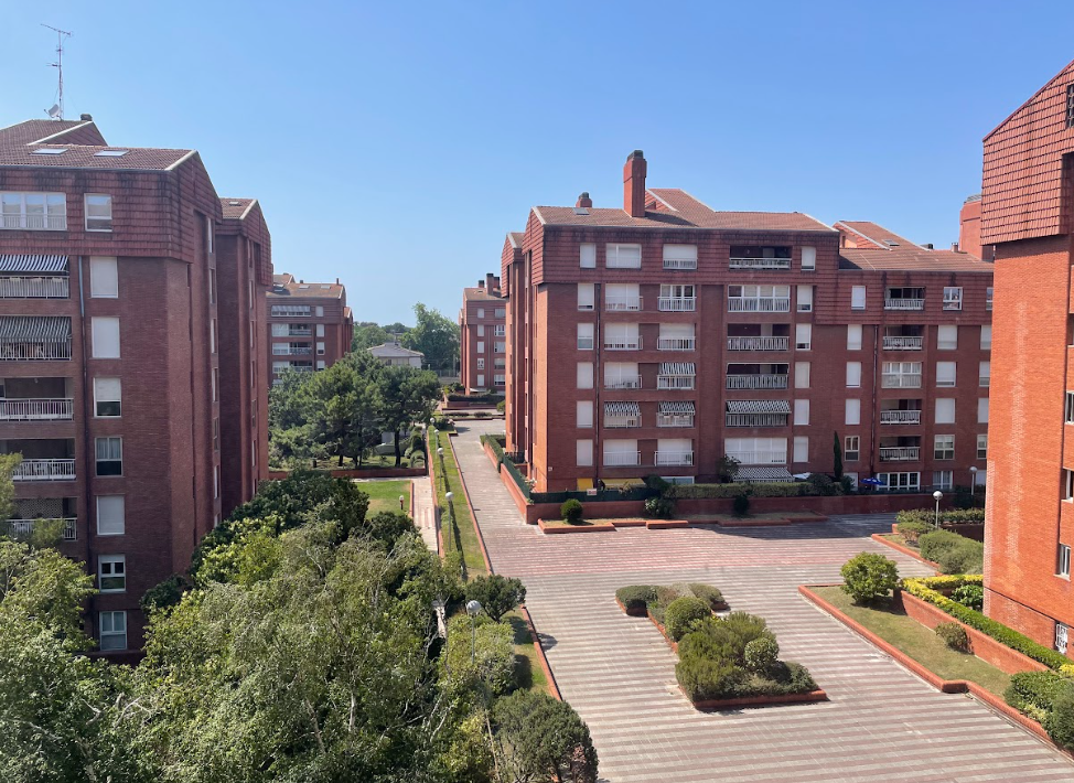 Piso con vistas despejadas en el Antiguo Golf