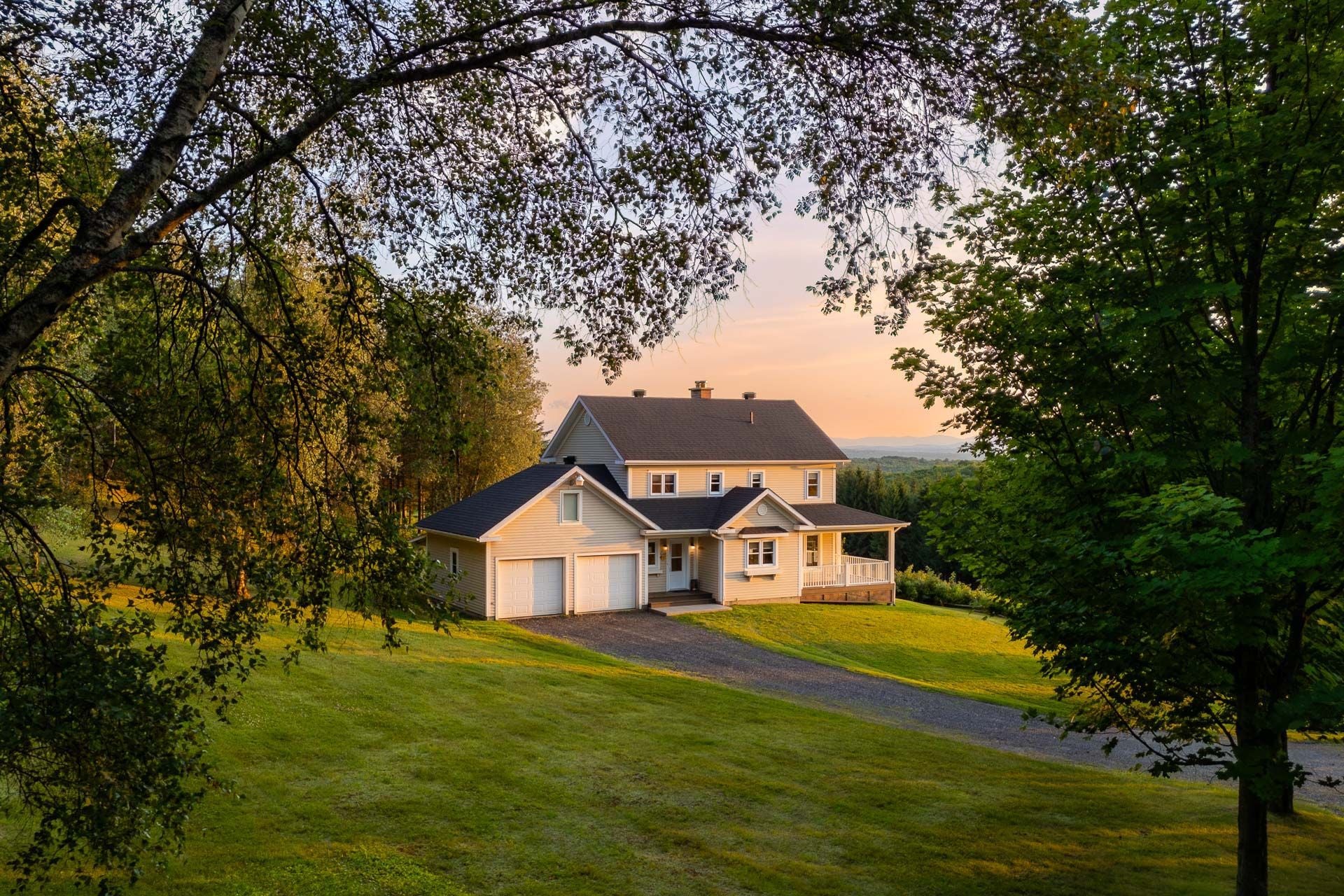 Countryside with exceptional panoramic views