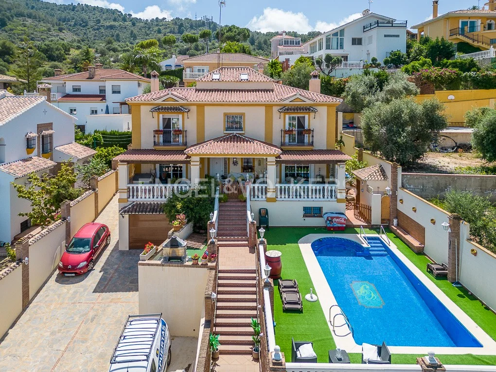 Stunning Villa with panoramic views in Alhaurin de la Torre, Málaga