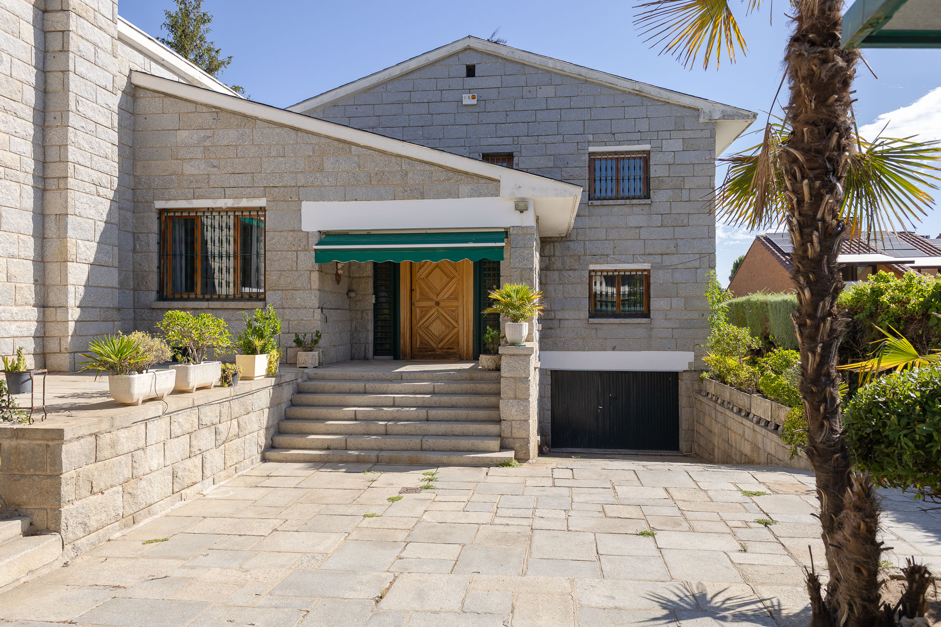 Majestic Single-Family Home in Pozuelo