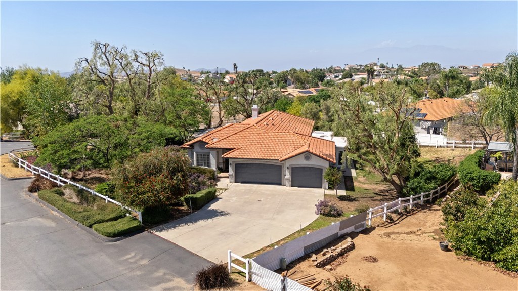Single-Level Home in Canyon Ridge Community of Riverside, CA