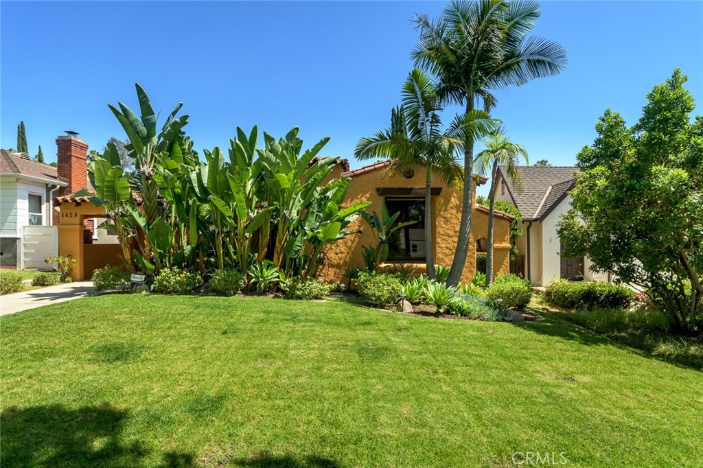 Charming Spanish Retreat with Pool in Prime Glendale