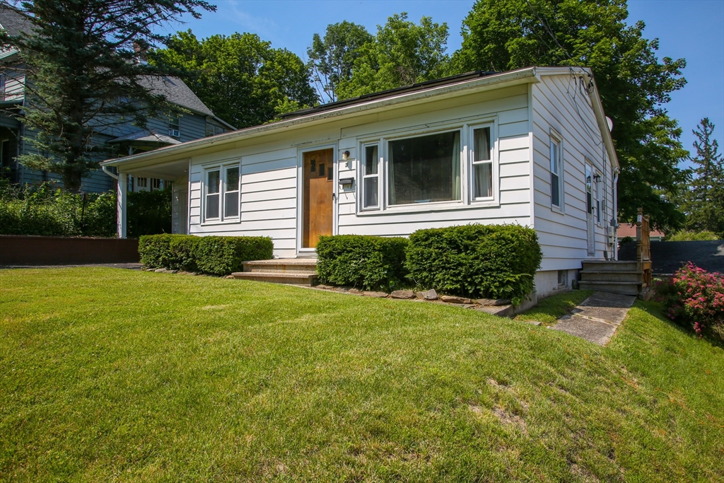 Cute ranch home in desirable Berkshire County neighborhood!