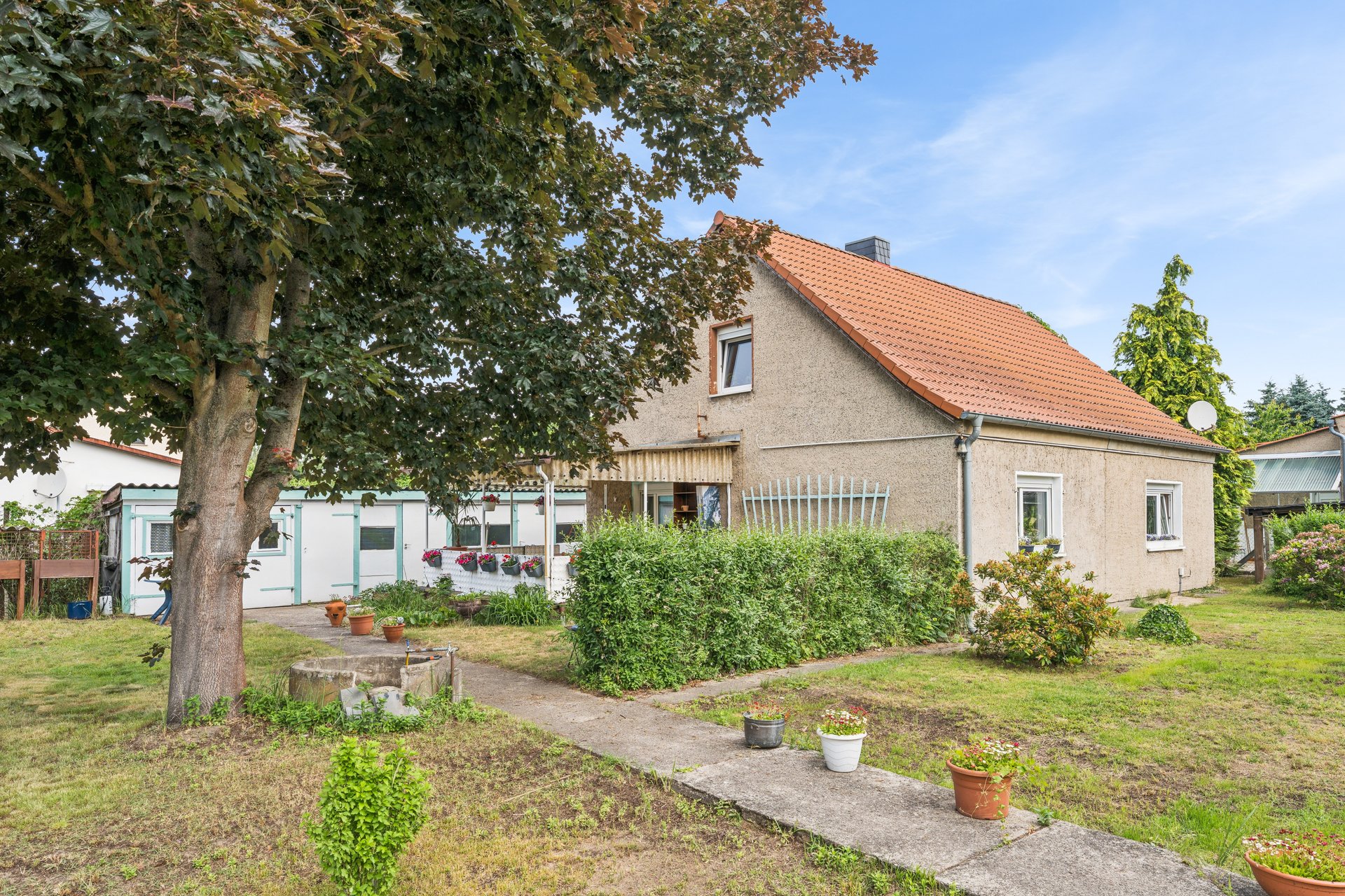 Familienhaus auf ca. 1.000 m² Grundstück – sanieren, neu bauen oder einfach Zukunft gestalten.