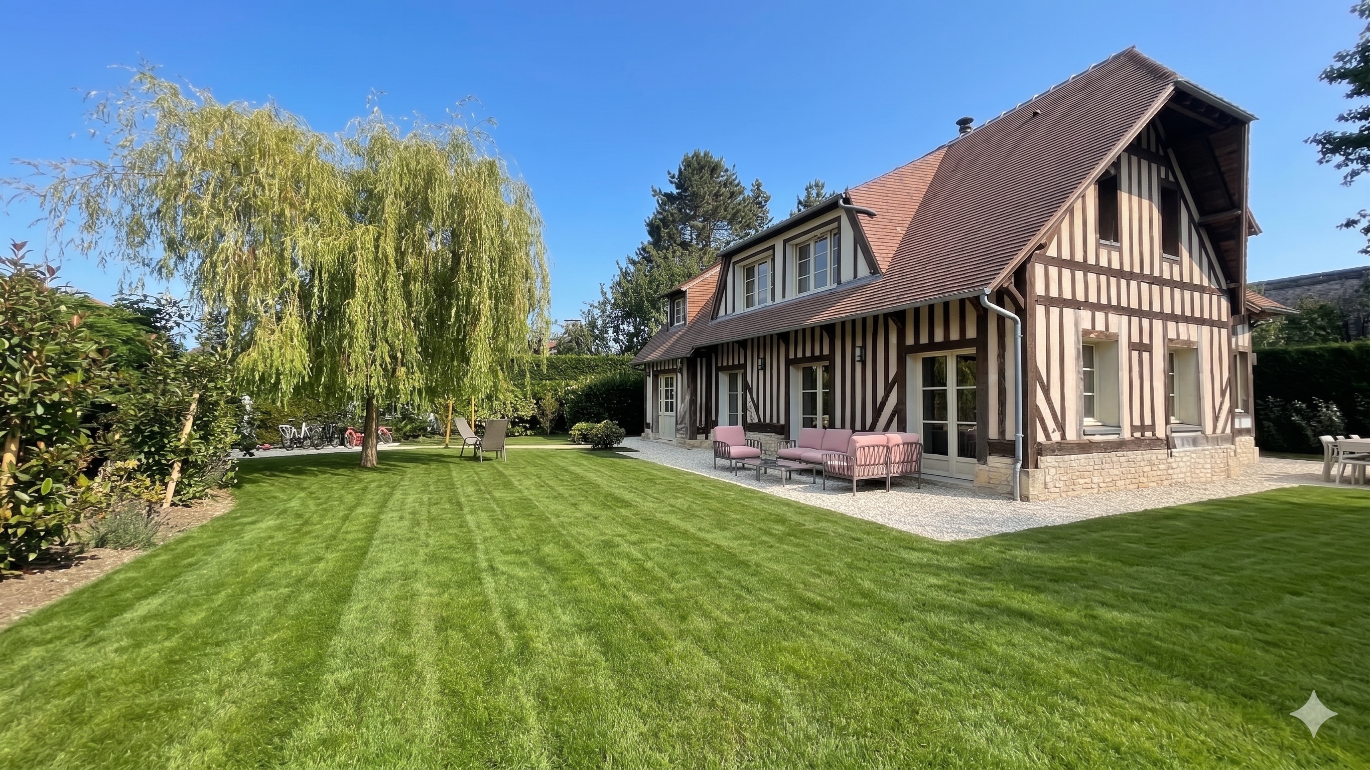 Tourgéville, a stunning property, a sought-after estate near the beach