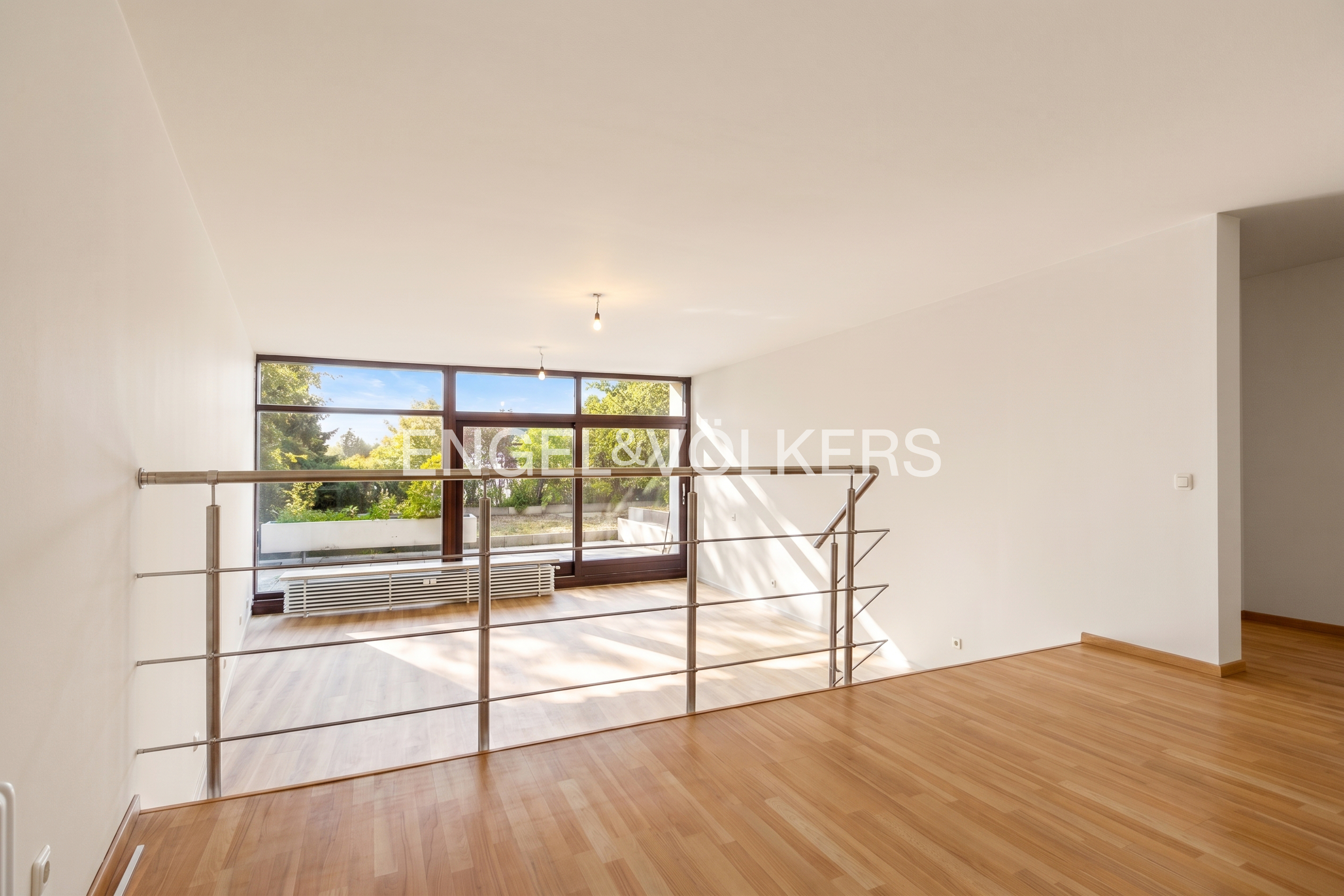 Lichtdurchflutete 3,5‑Zimmer‑Wohnung mit Terrasse und TG-Stellplatz in Innenstadtnähe
