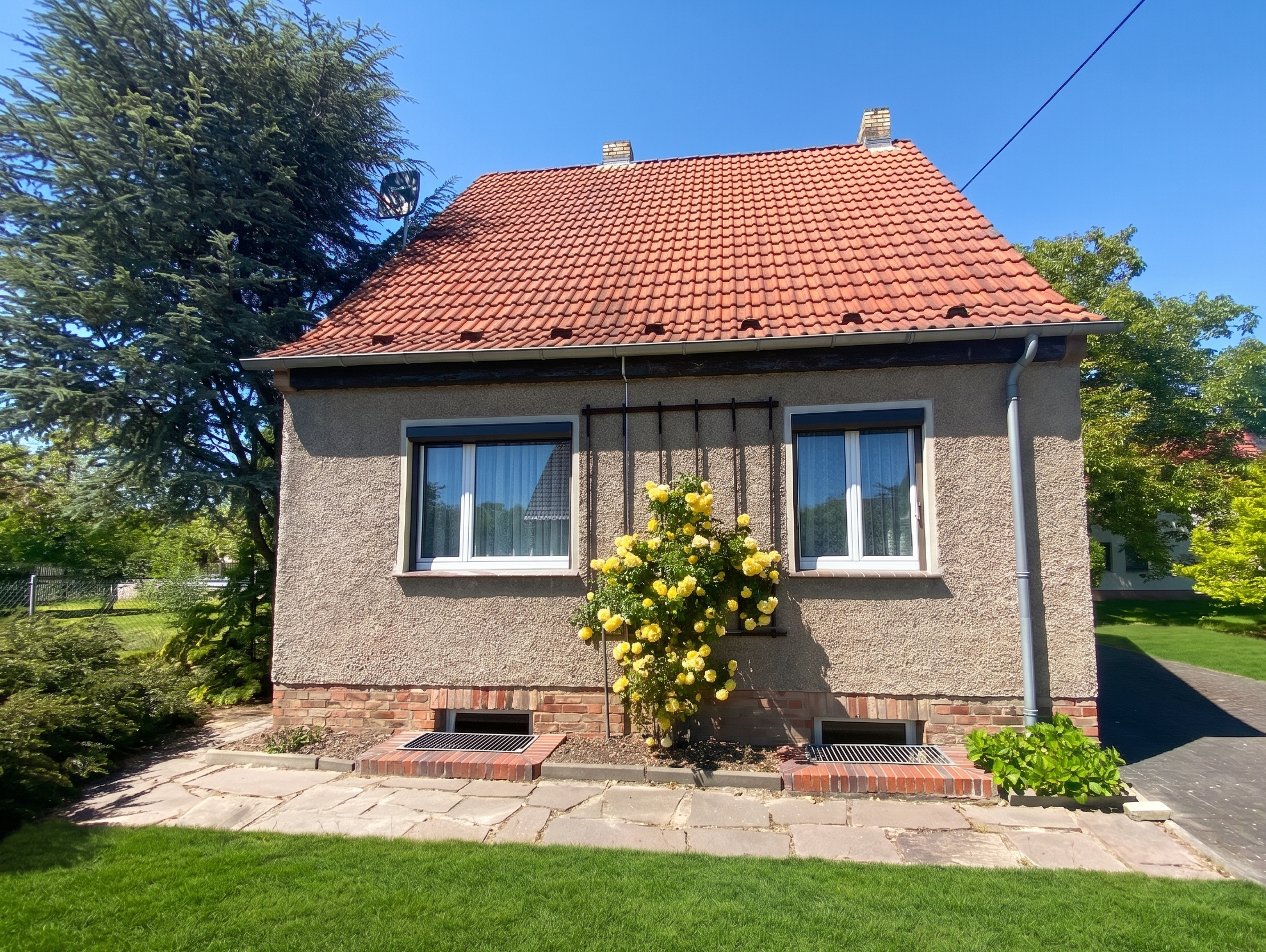 Freistehendes Einfamilienhaus mit herausragendem Grundstück und vielseitigem Potenzial