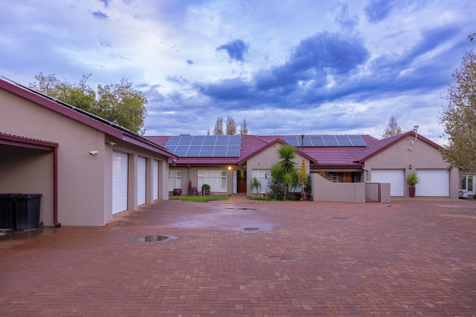 4-Bedroom Home with 2-Bedroom Flatlet, Borehole and Solar