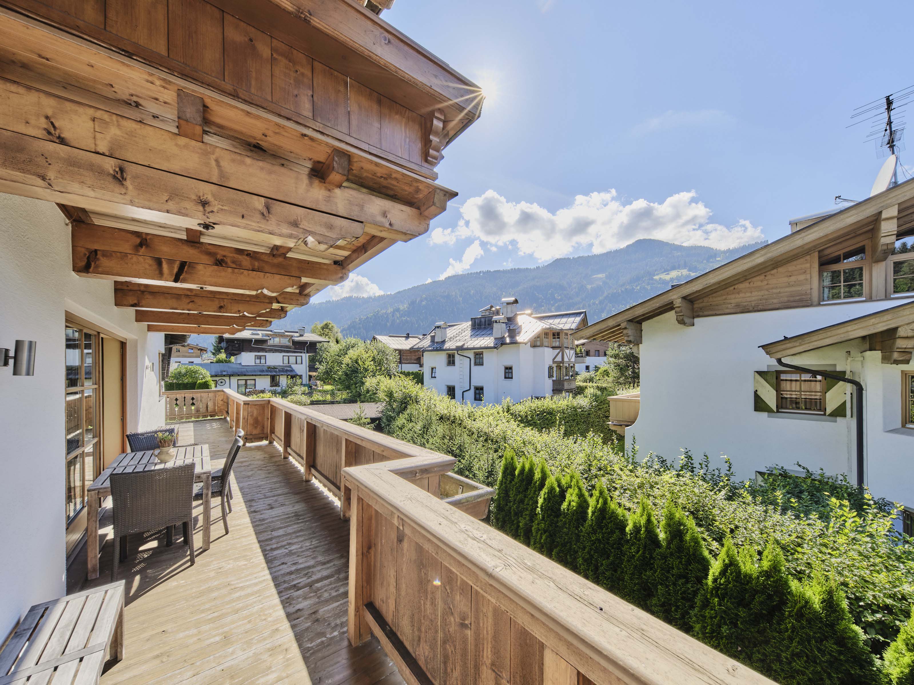 Spacious country house apartment with sun terrace in Reith
