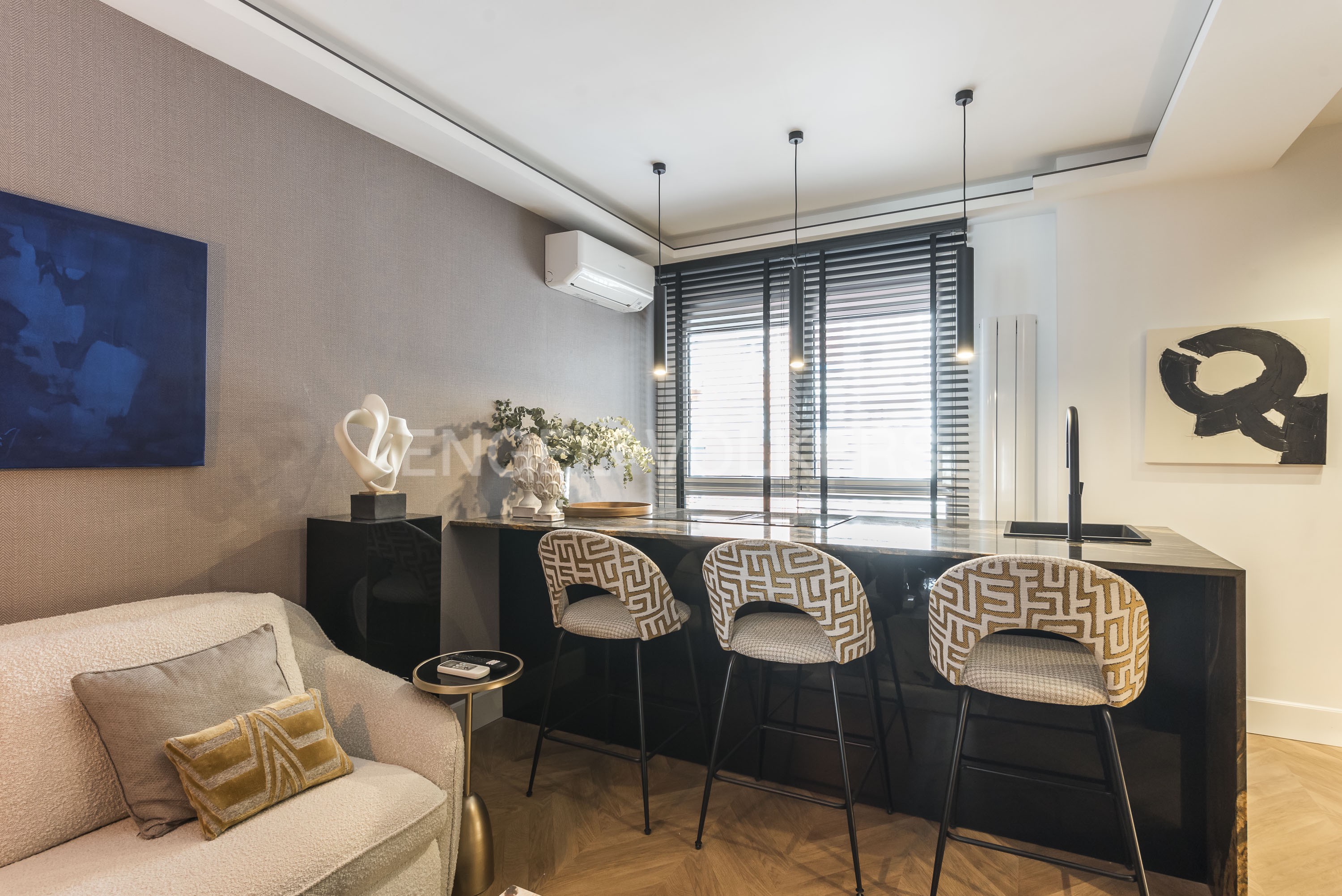 Luxury 2-Bedroom Apartment for Short-Term Stays – Ideal for IE & Universidad Europea Students
