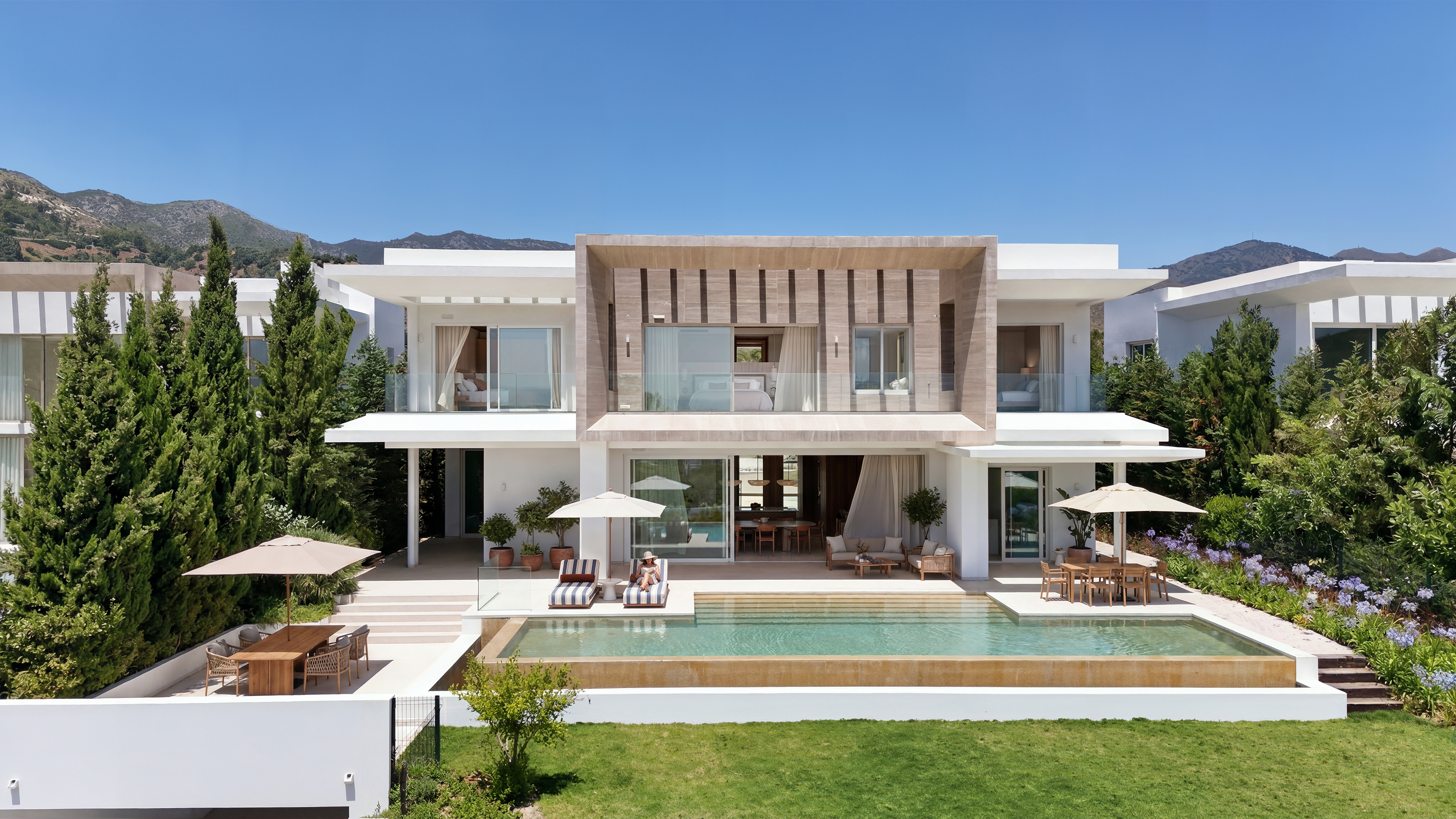 Five-Bedroom Villa with Resort-Style Living in Palo Alto