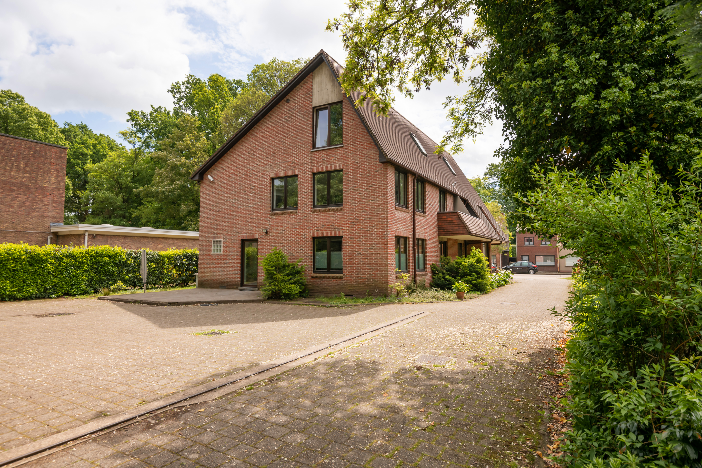 Characterful investment in the heart of Kapellen