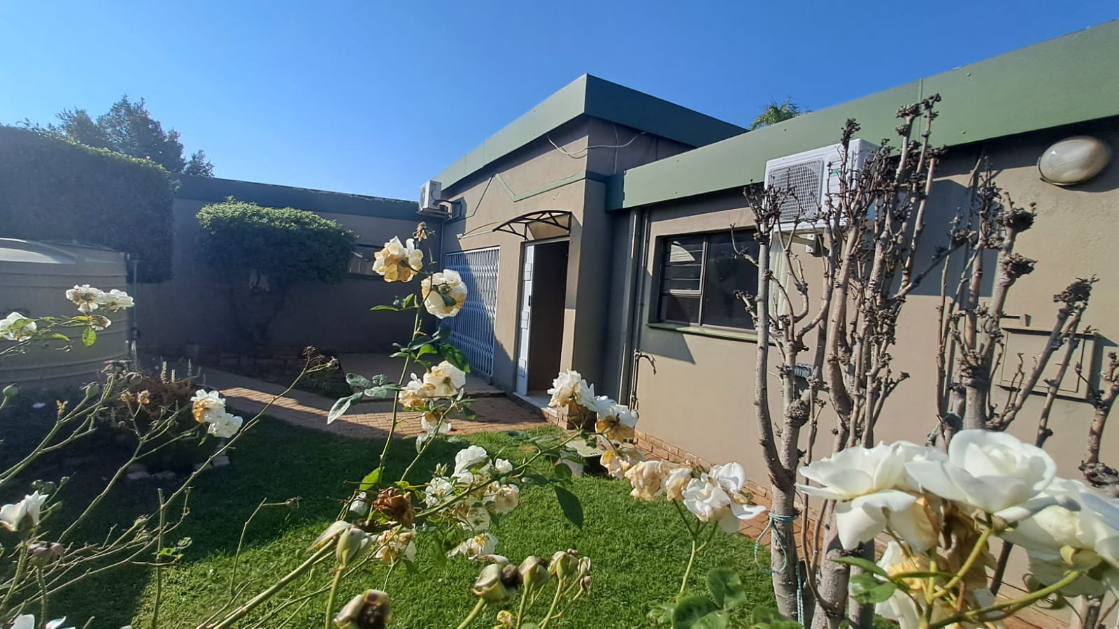 3 Bedroom Townhouse with flatlet