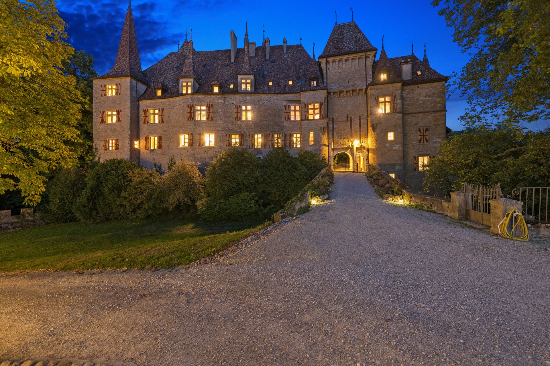 Exceptional historic château on the shores of Lake Neuchâtel