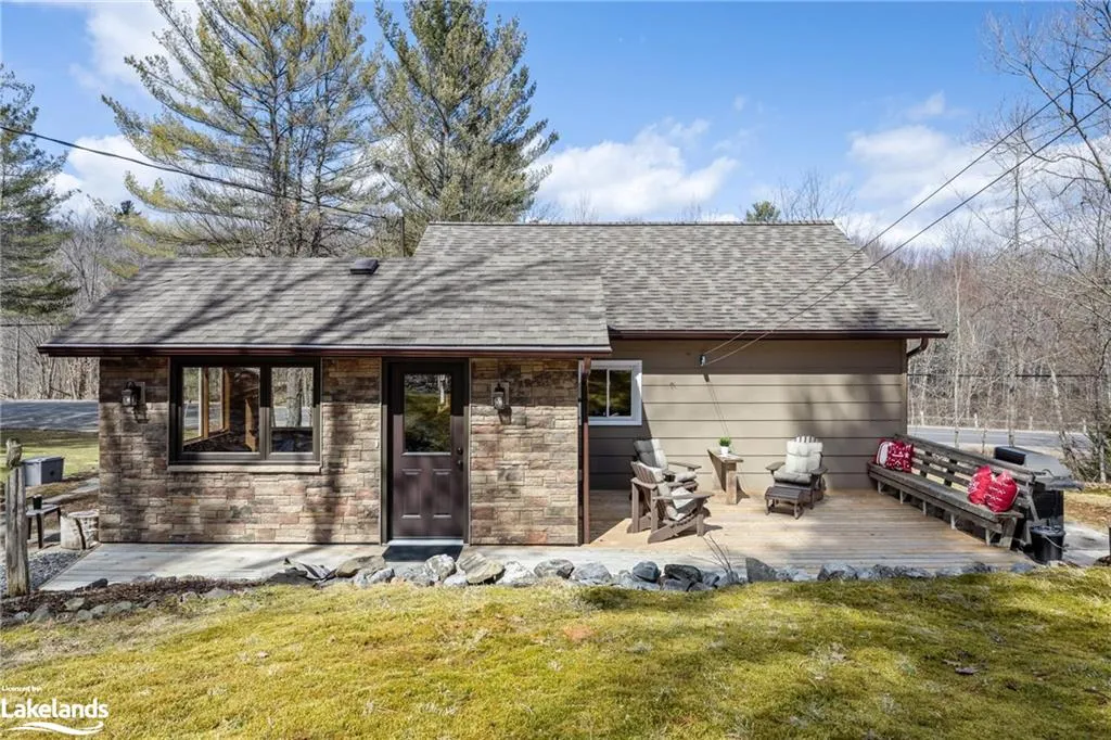 Meticulously Maintained Rural Home Near Brandy Lake
