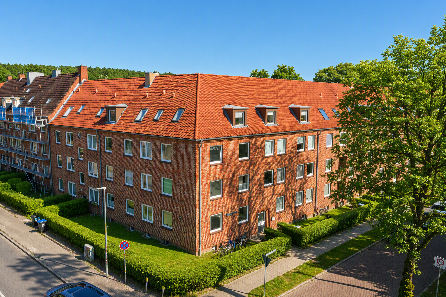 4 Mehrfamilienhäuser mit Gartenbereich