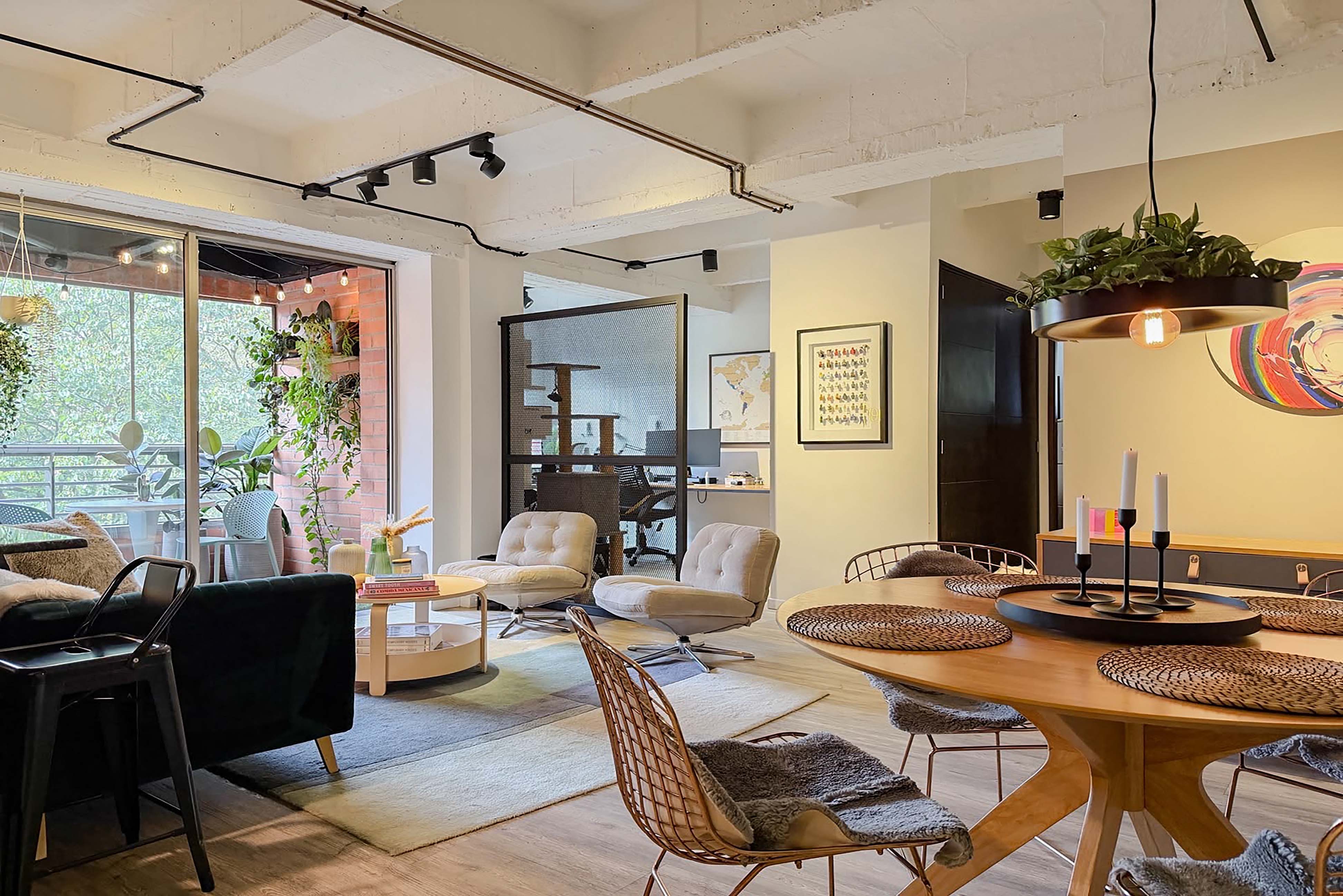 Apartamento con balcón para arriendo en Vizcaya, El Poblado
