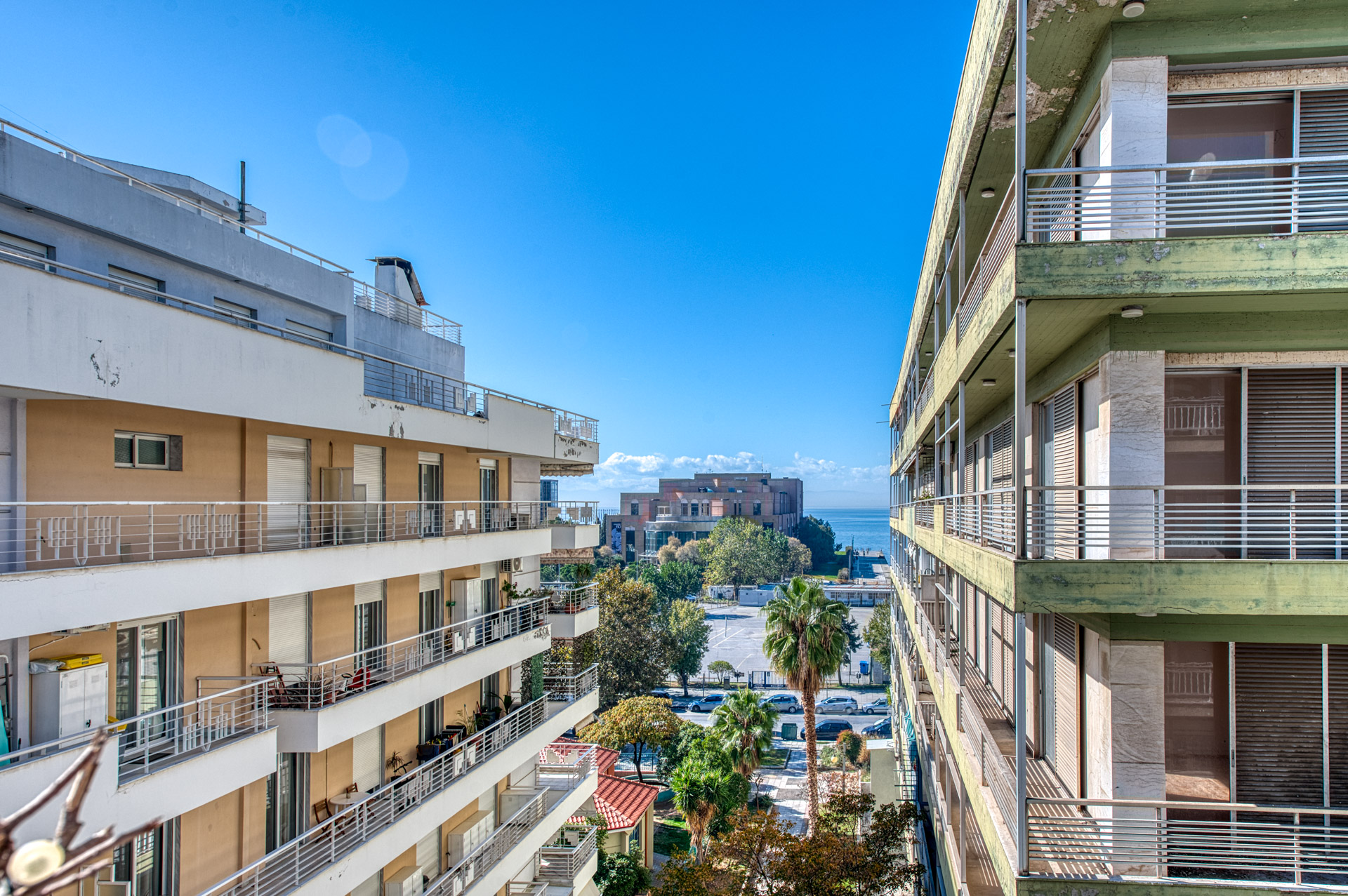 Exceptional renovated apartment next to Nea Paralia