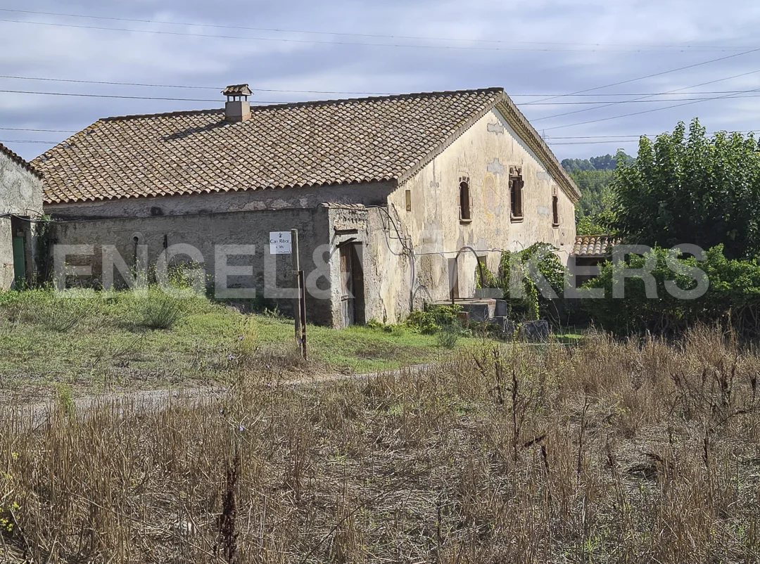 Spectacular two country houses Castellbisbal