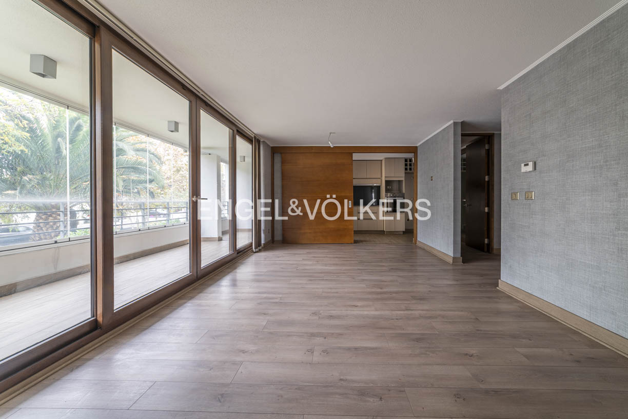 Luminoso y amplio departamento 3D 3B / Av. Suecia