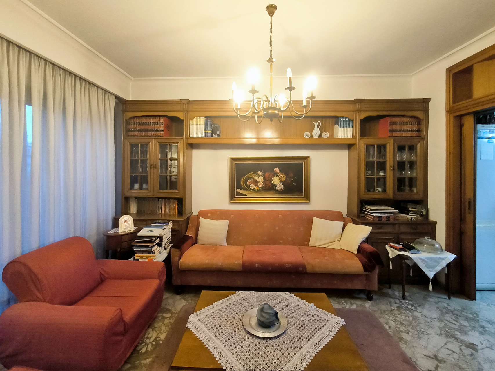 Spacious 3-bedroom apartment close to Nea Paralia