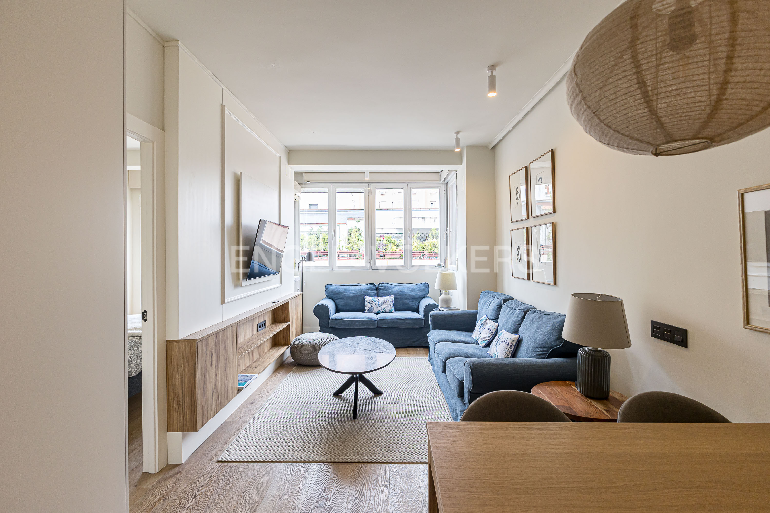 Elegance and comfort: exclusive renovated, fully furnished home for short-term rental