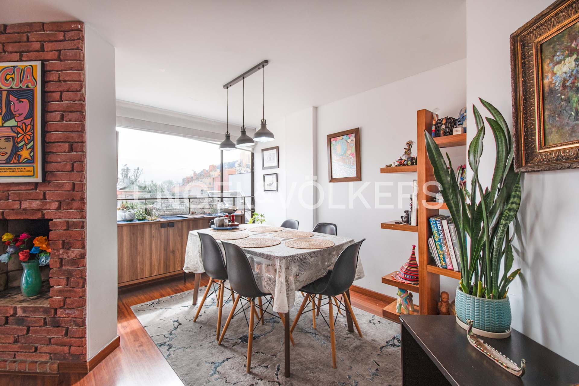 Dúplex con terraza y vista a los cerros a la venta en Chapinero Alto