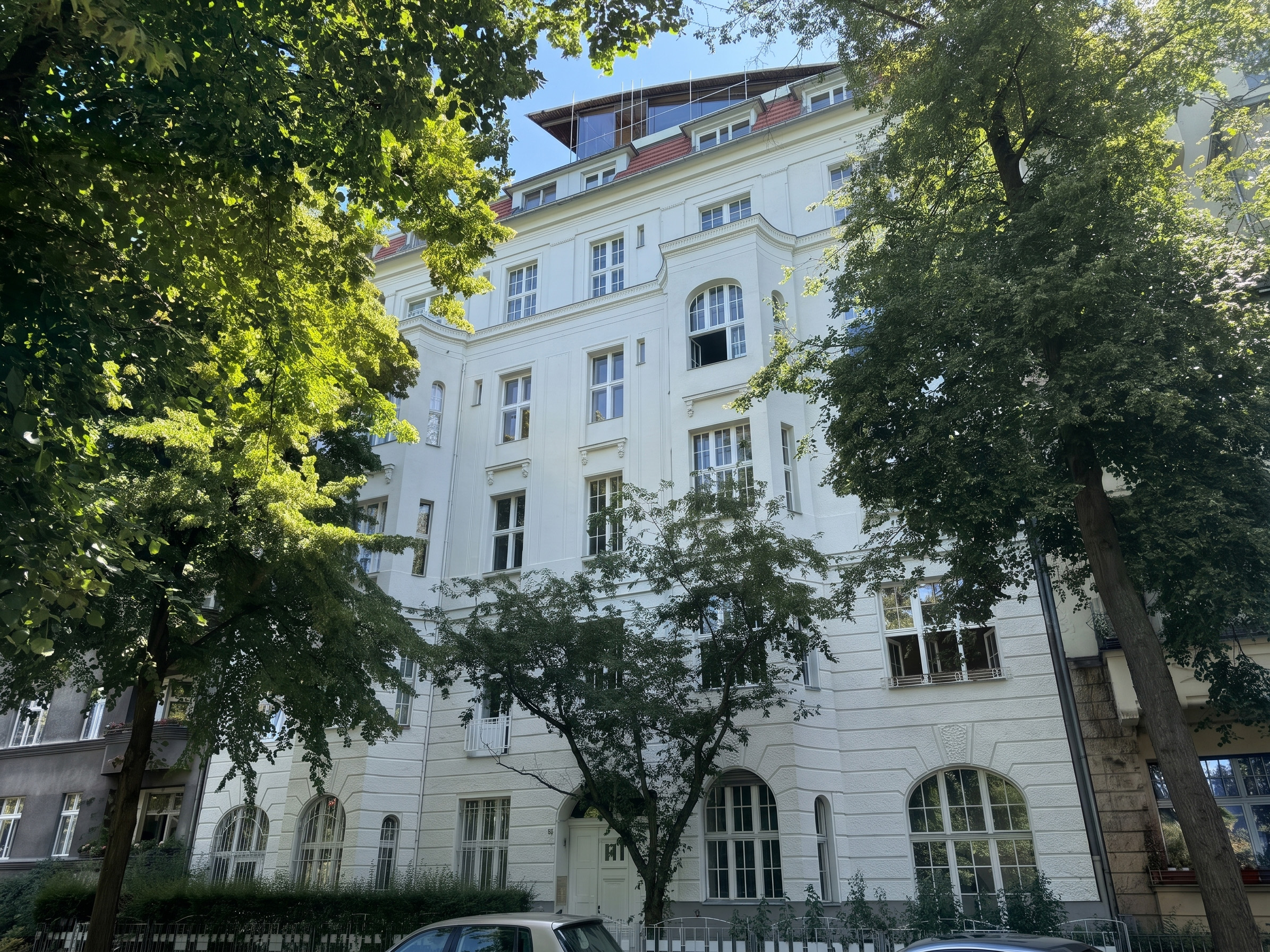 Repräsentative Altbauwohnung mit Blick auf den Lietzensee
