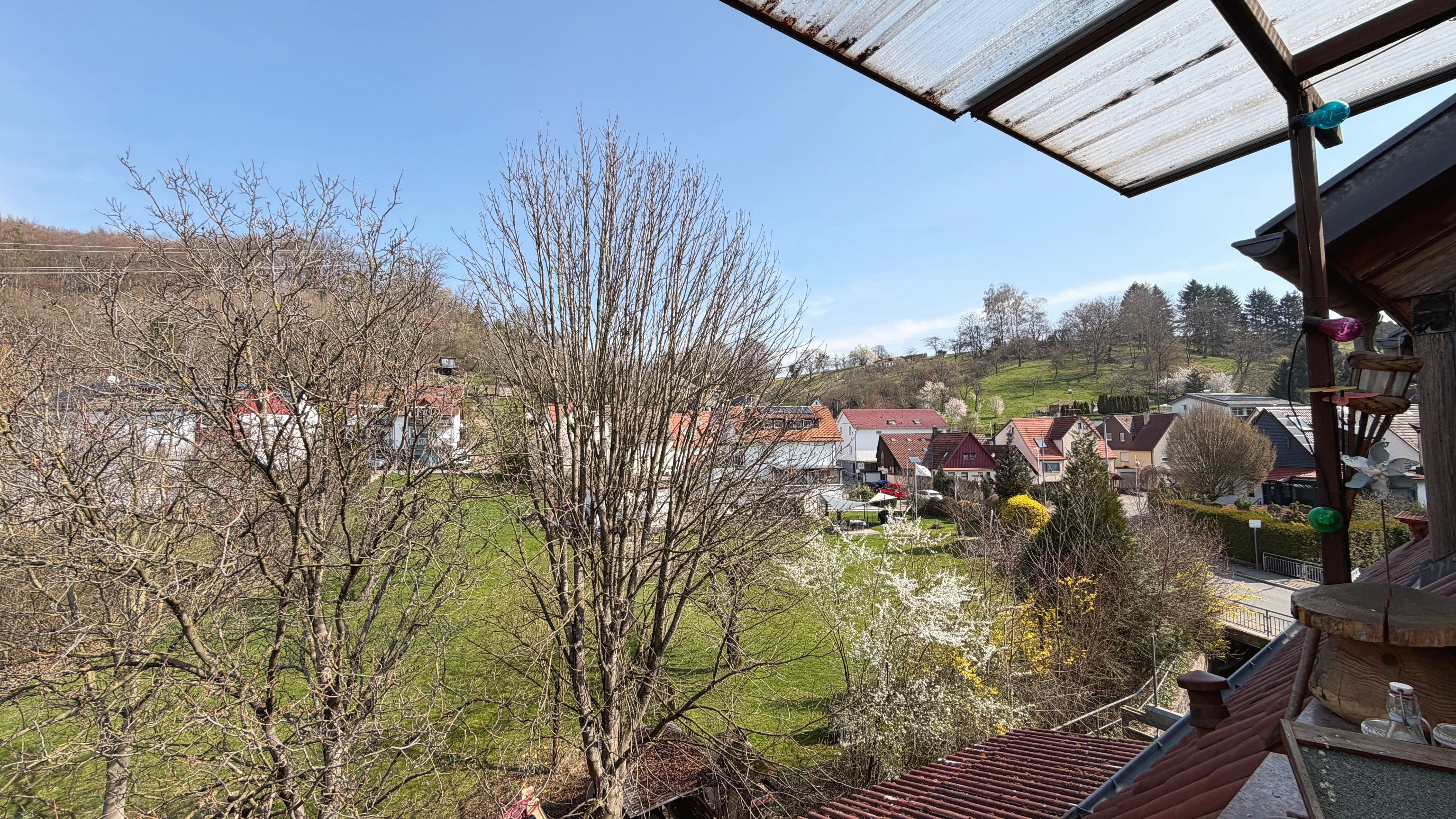 Charmante Dachgeschosswohnung mit Balkon und vielseitigem Raumangebot in Bronnweiler