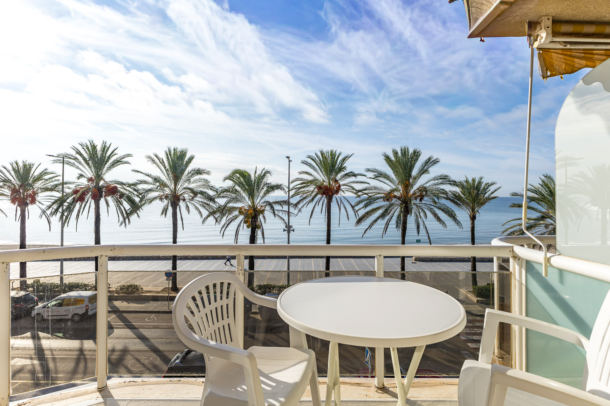 Beachfront apartment with panoramic views in Calafell Playa